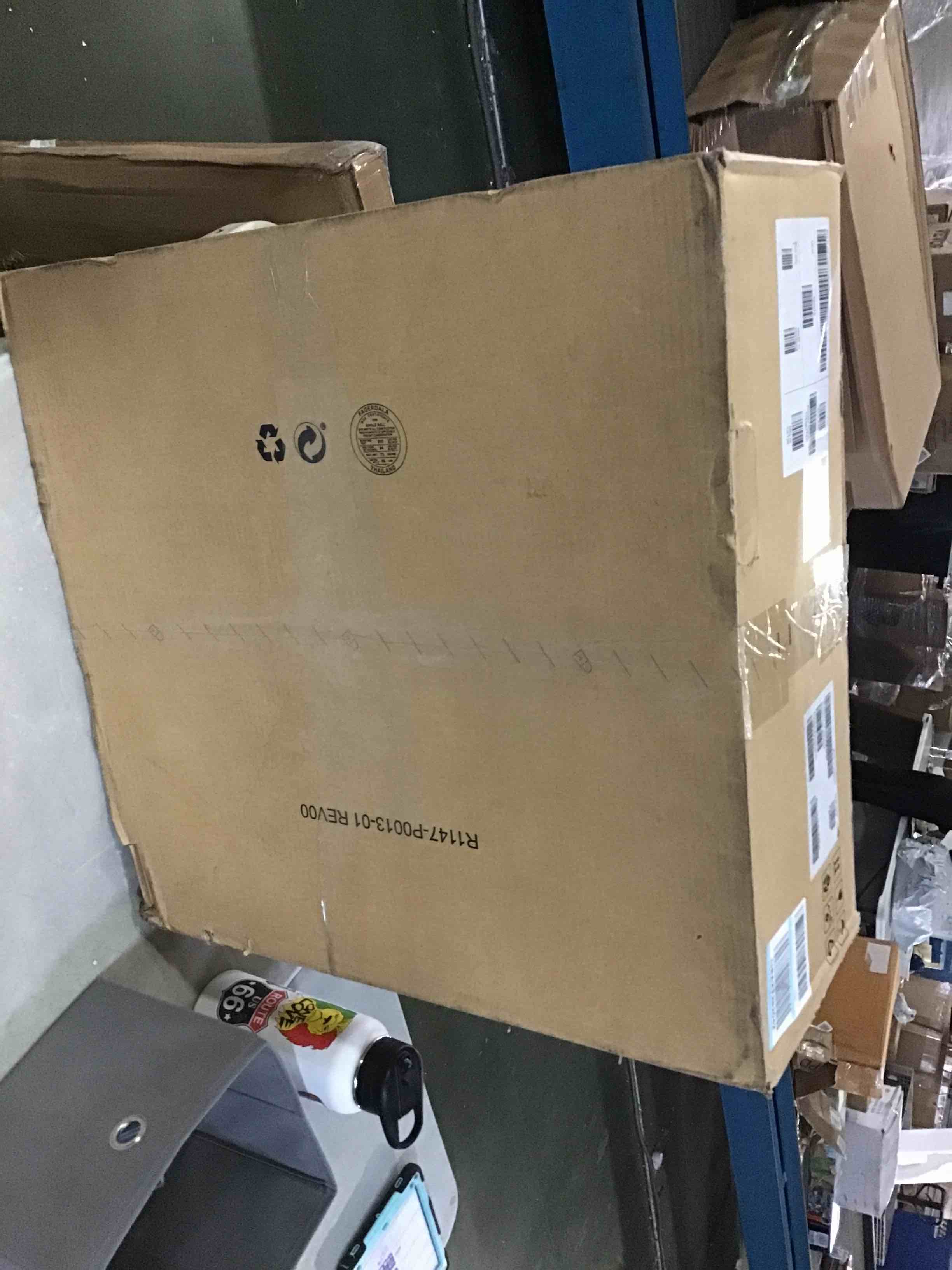 https://s3.amazonaws.com/lotting-images-prod/bidfta/RED5668670_1696940020834.jpeg
