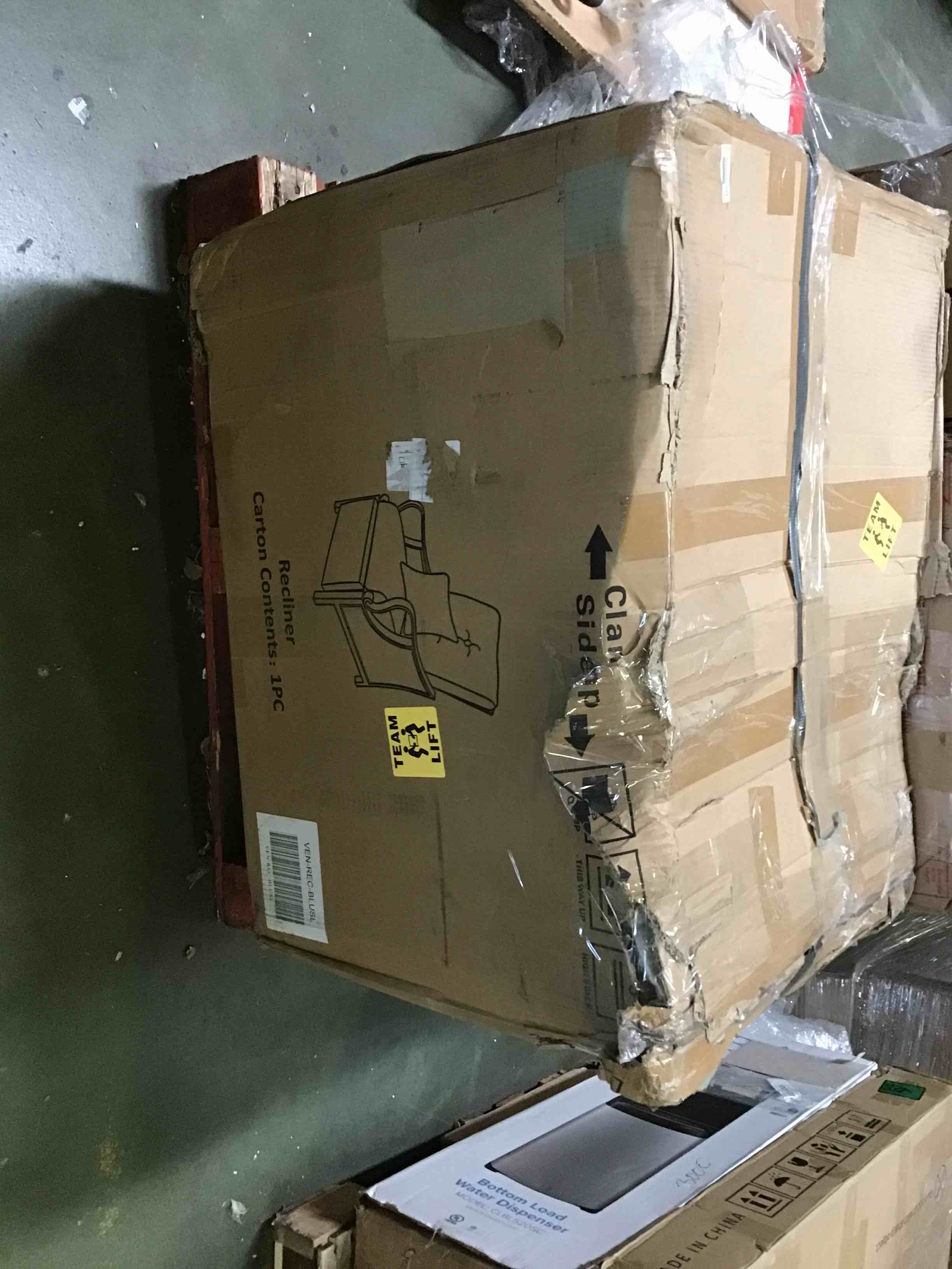 https://s3.amazonaws.com/lotting-images-prod/bidfta/RED5668781_1696960368833.jpeg