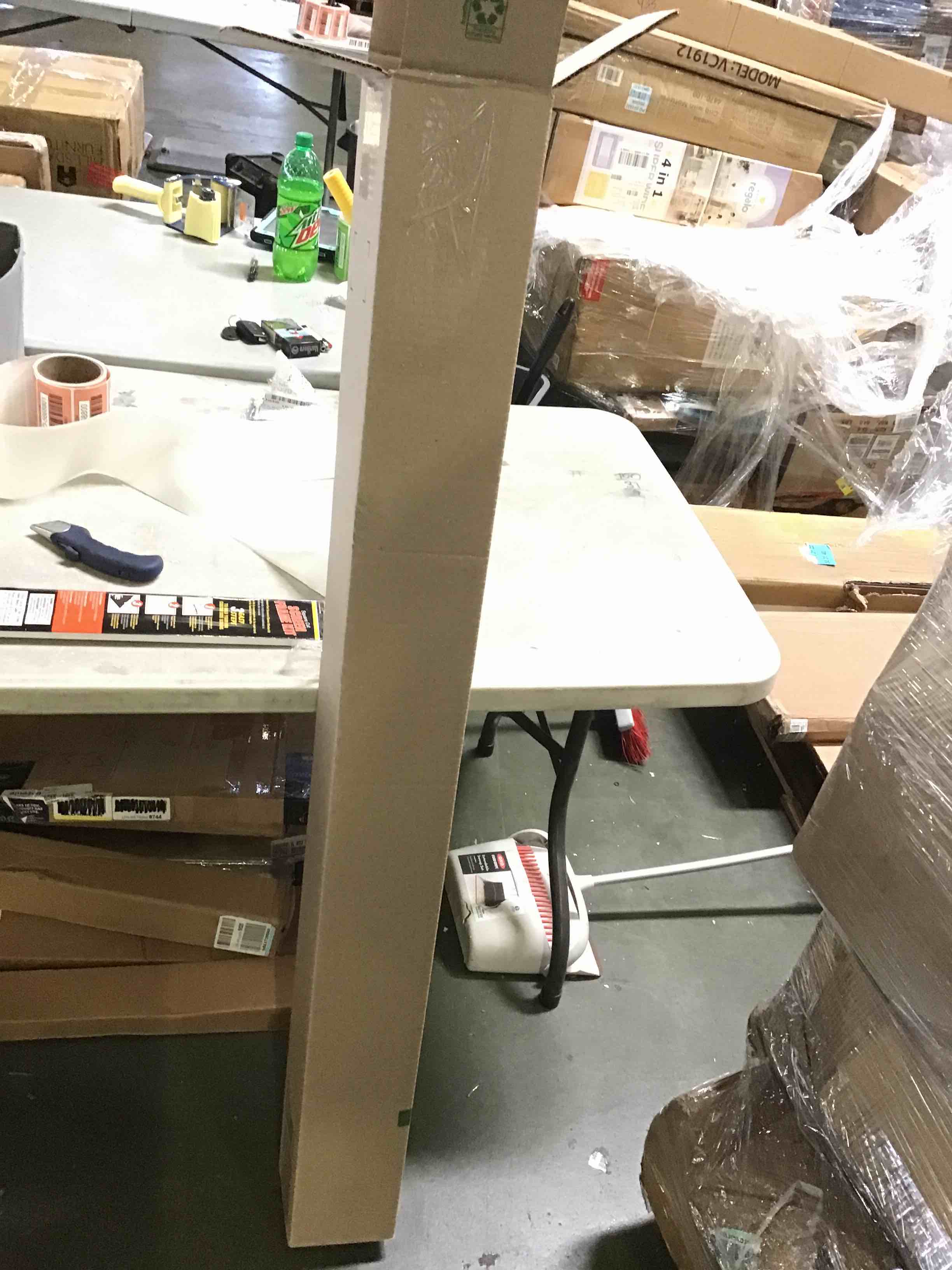 https://s3.amazonaws.com/lotting-images-prod/bidfta/RED5668794_1696962314156.jpeg