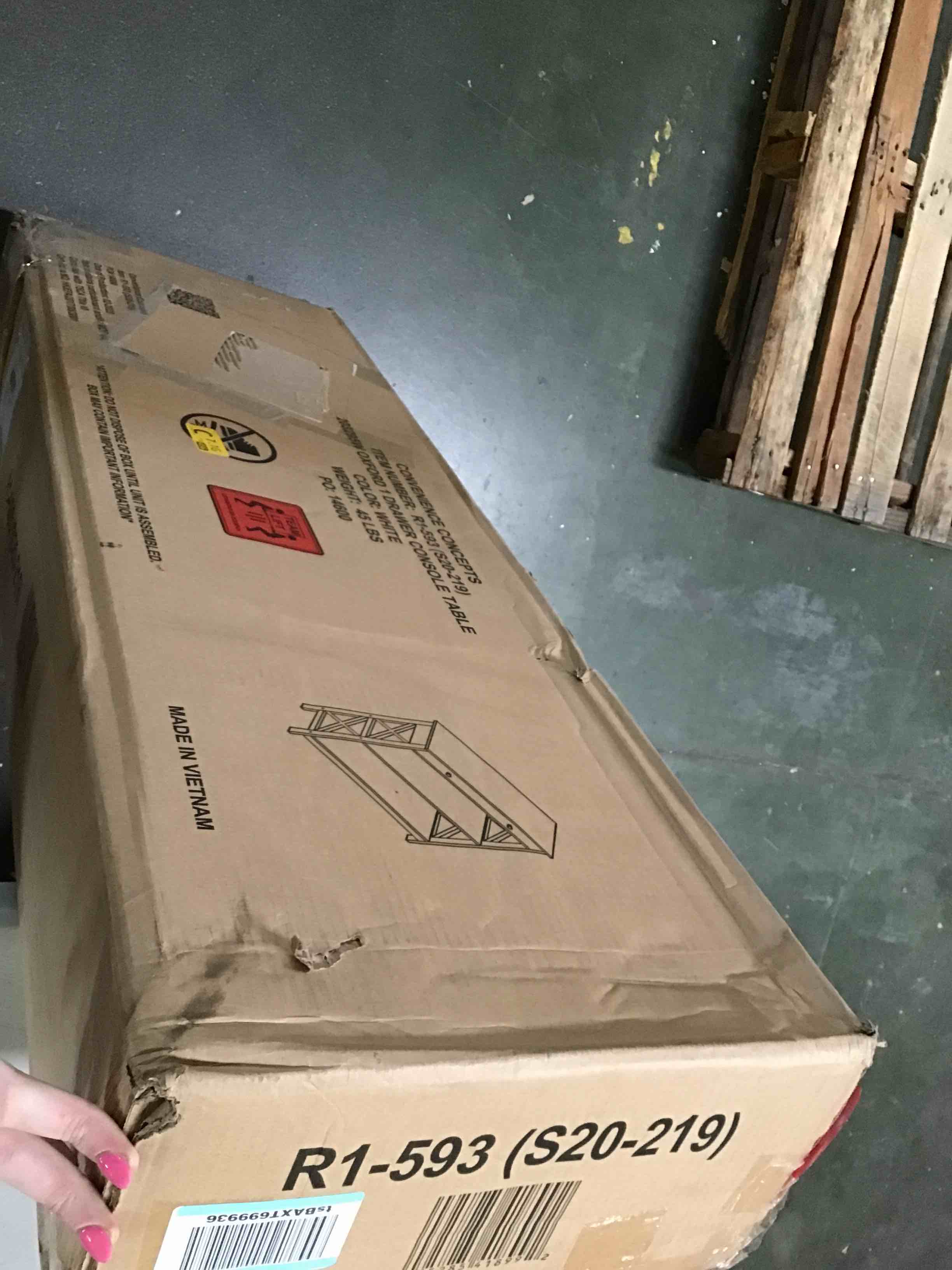 https://s3.amazonaws.com/lotting-images-prod/bidfta/RED5668892_1697032507446.jpeg