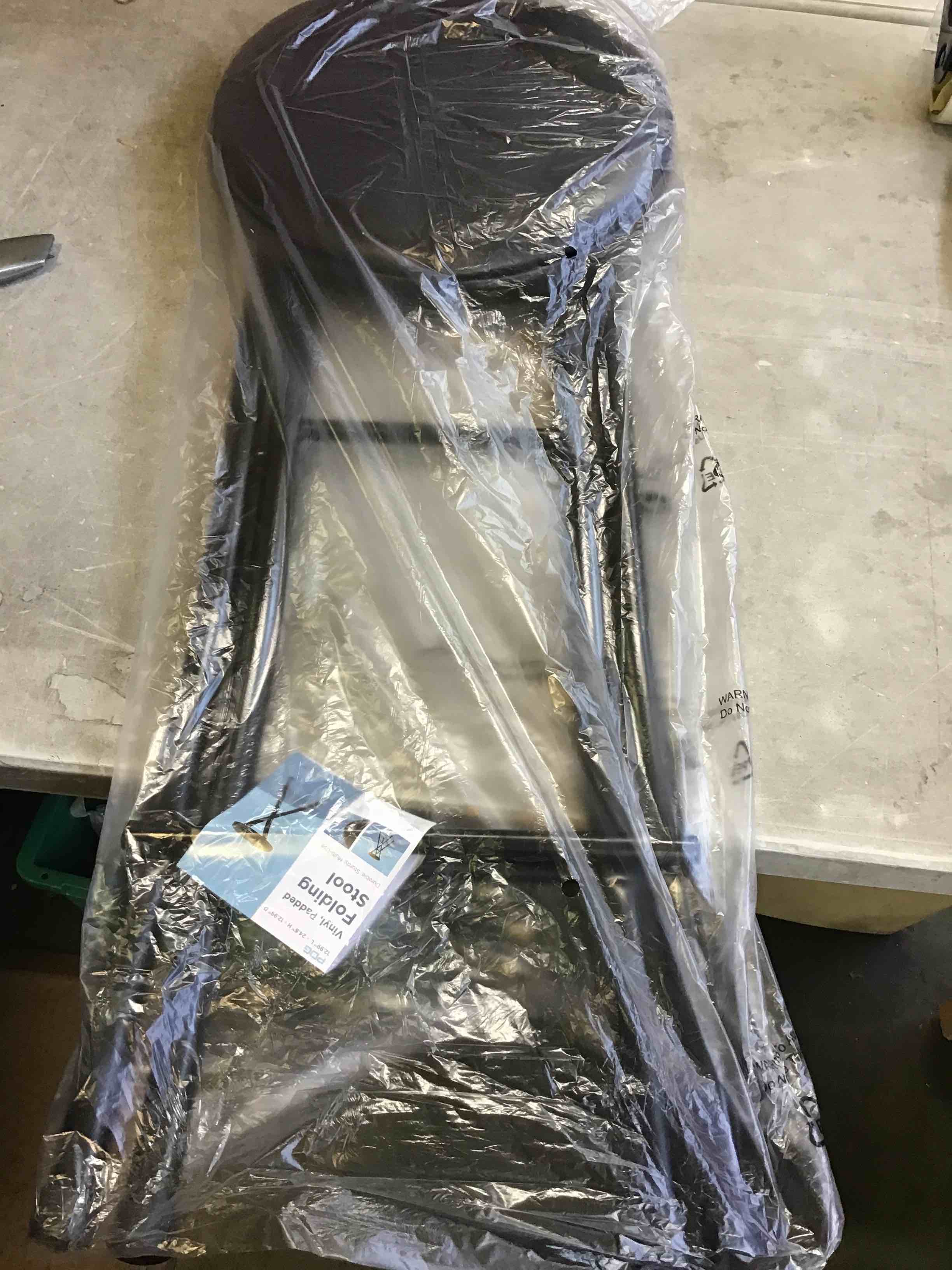https://s3.amazonaws.com/lotting-images-prod/bidfta/RED5669012_1695750071823.jpeg