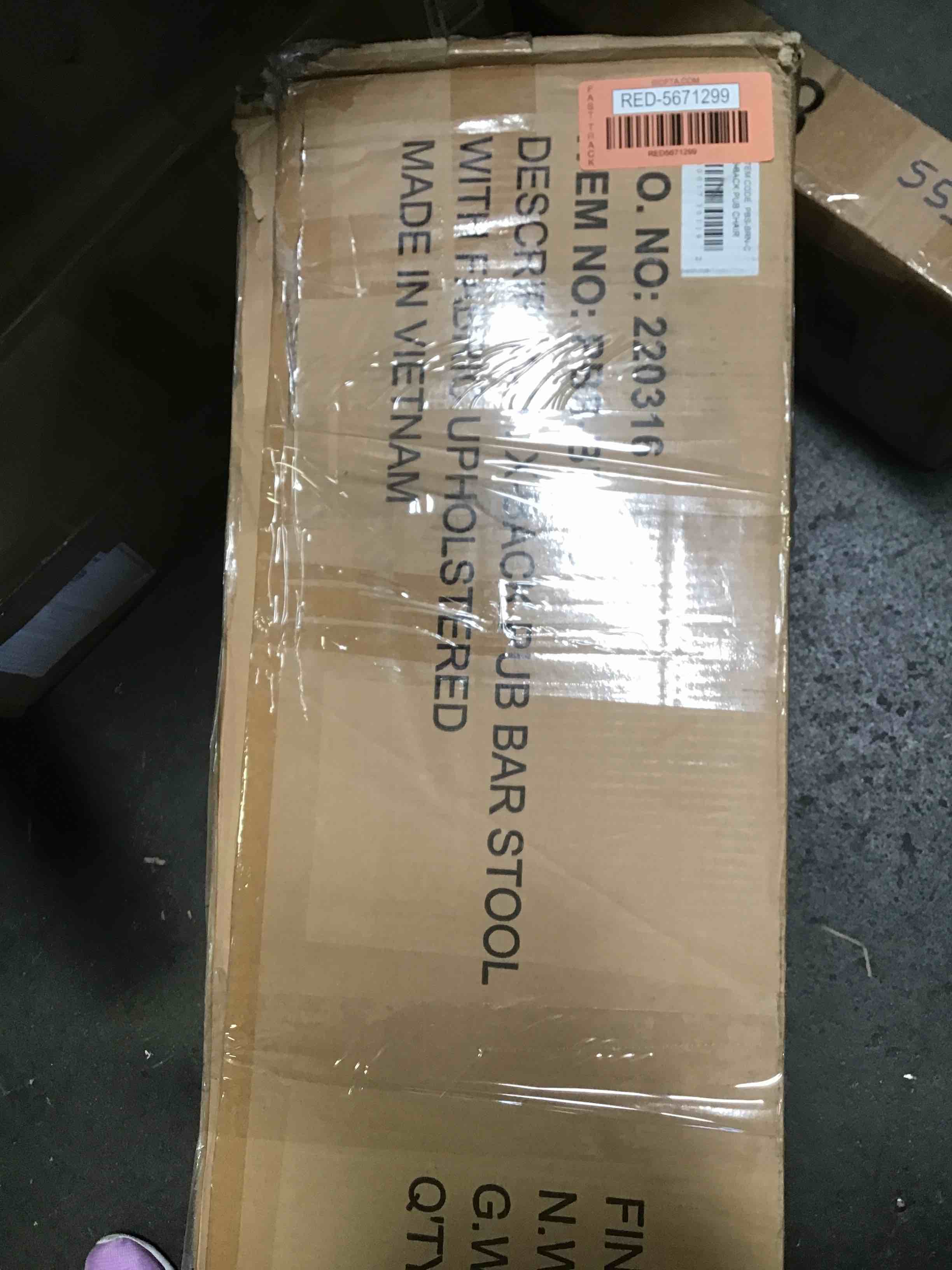 https://s3.amazonaws.com/lotting-images-prod/bidfta/RED5671299_1696353764837.jpeg