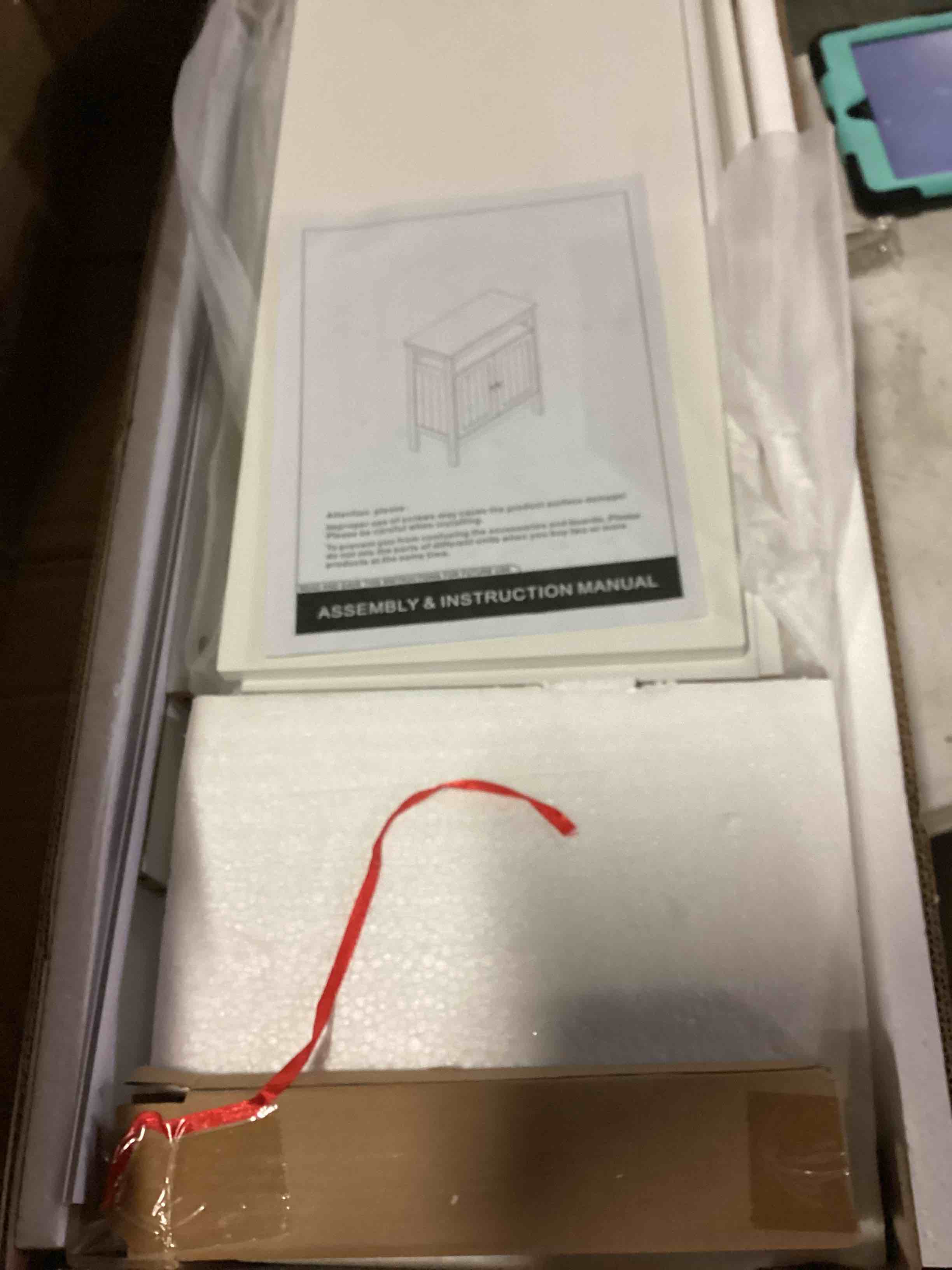 https://s3.amazonaws.com/lotting-images-prod/bidfta/RED5675236_1719239942090.jpeg