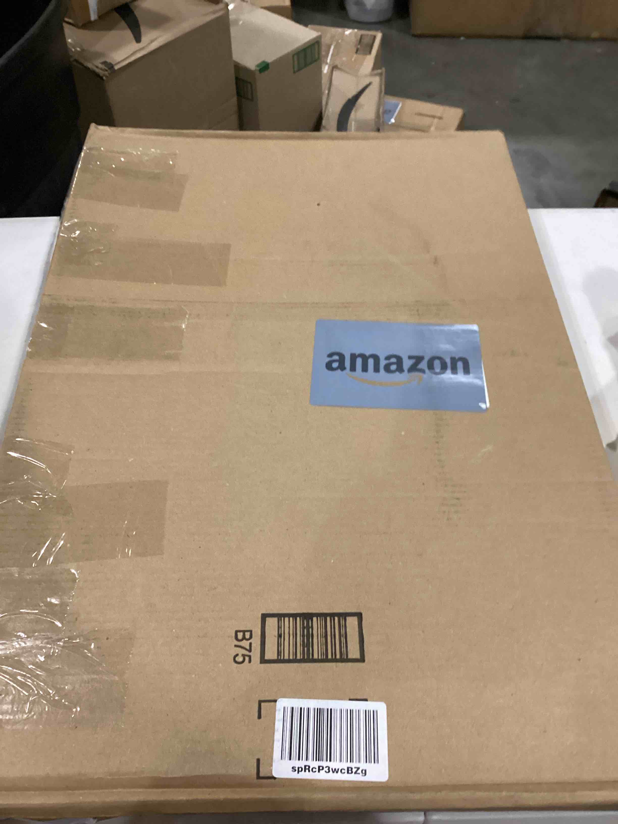 https://s3.amazonaws.com/lotting-images-prod/bidfta/RED5675444_1719918557411.jpeg