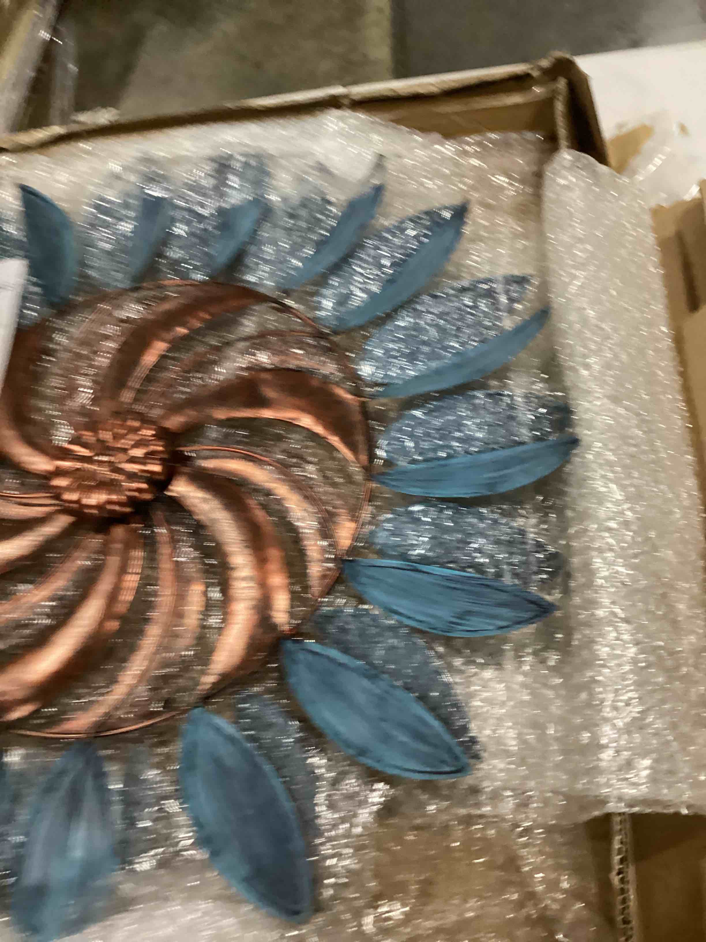 https://s3.amazonaws.com/lotting-images-prod/bidfta/RED5675831_1720445174850.jpeg