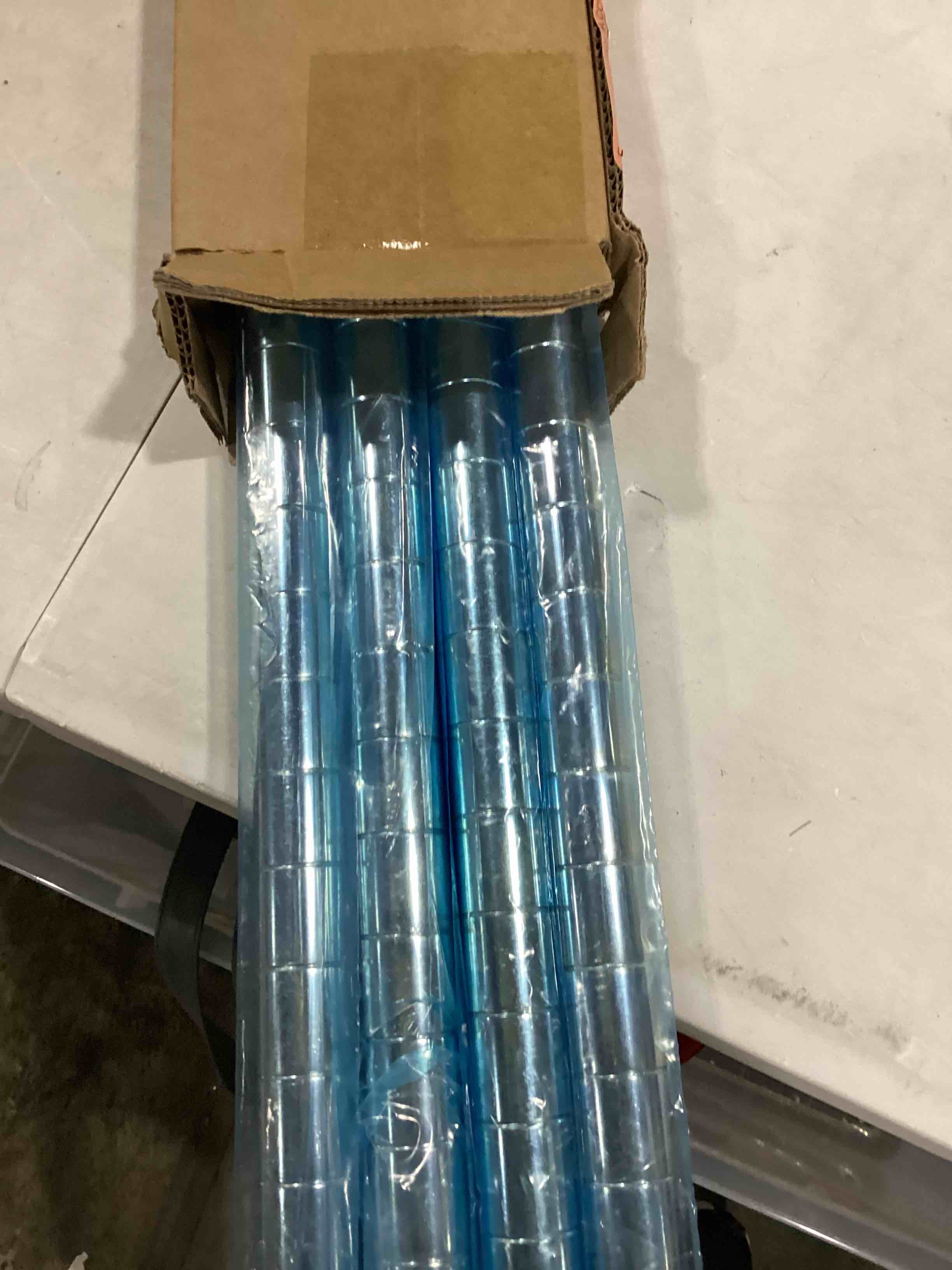 https://s3.amazonaws.com/lotting-images-prod/bidfta/RED5675840_1720446982170.jpeg