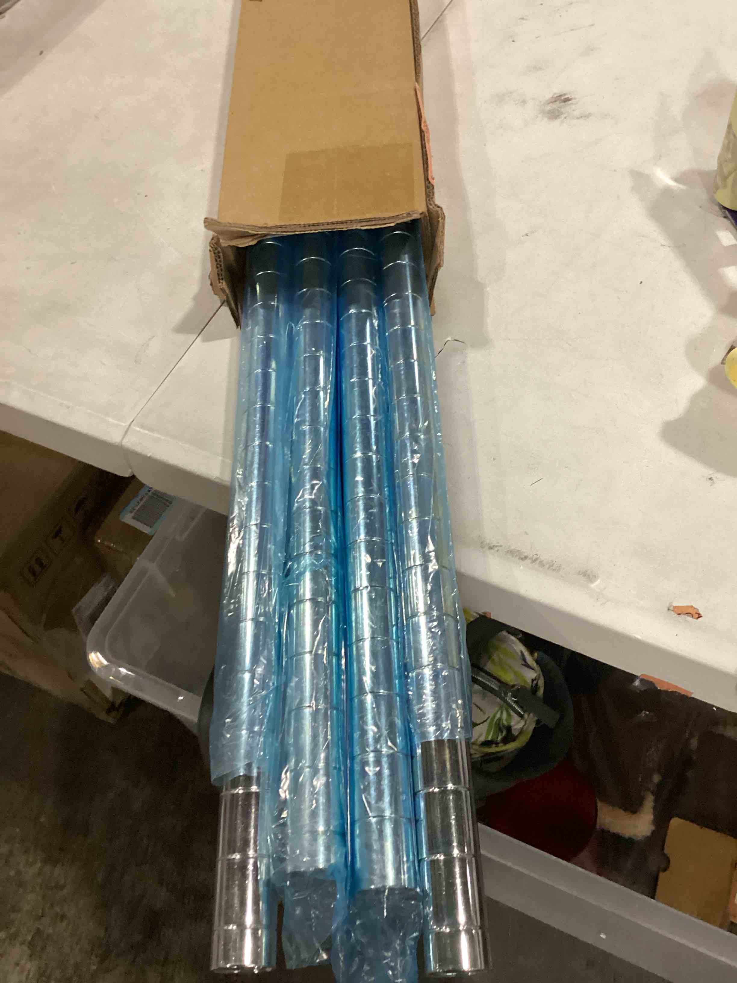 https://s3.amazonaws.com/lotting-images-prod/bidfta/RED5675840_1720446984513.jpeg