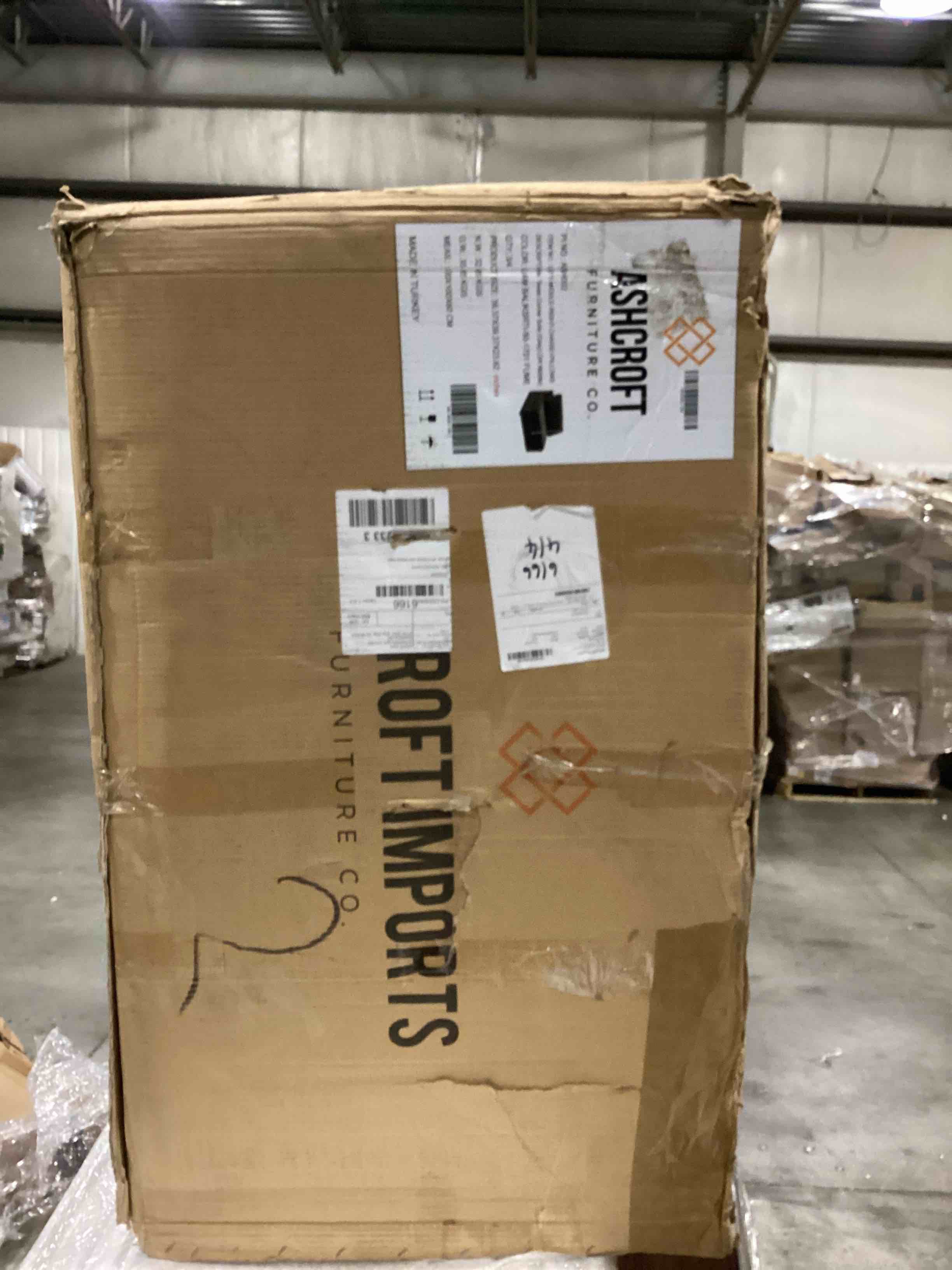 https://s3.amazonaws.com/lotting-images-prod/bidfta/RED5675866_1720460217650.jpeg