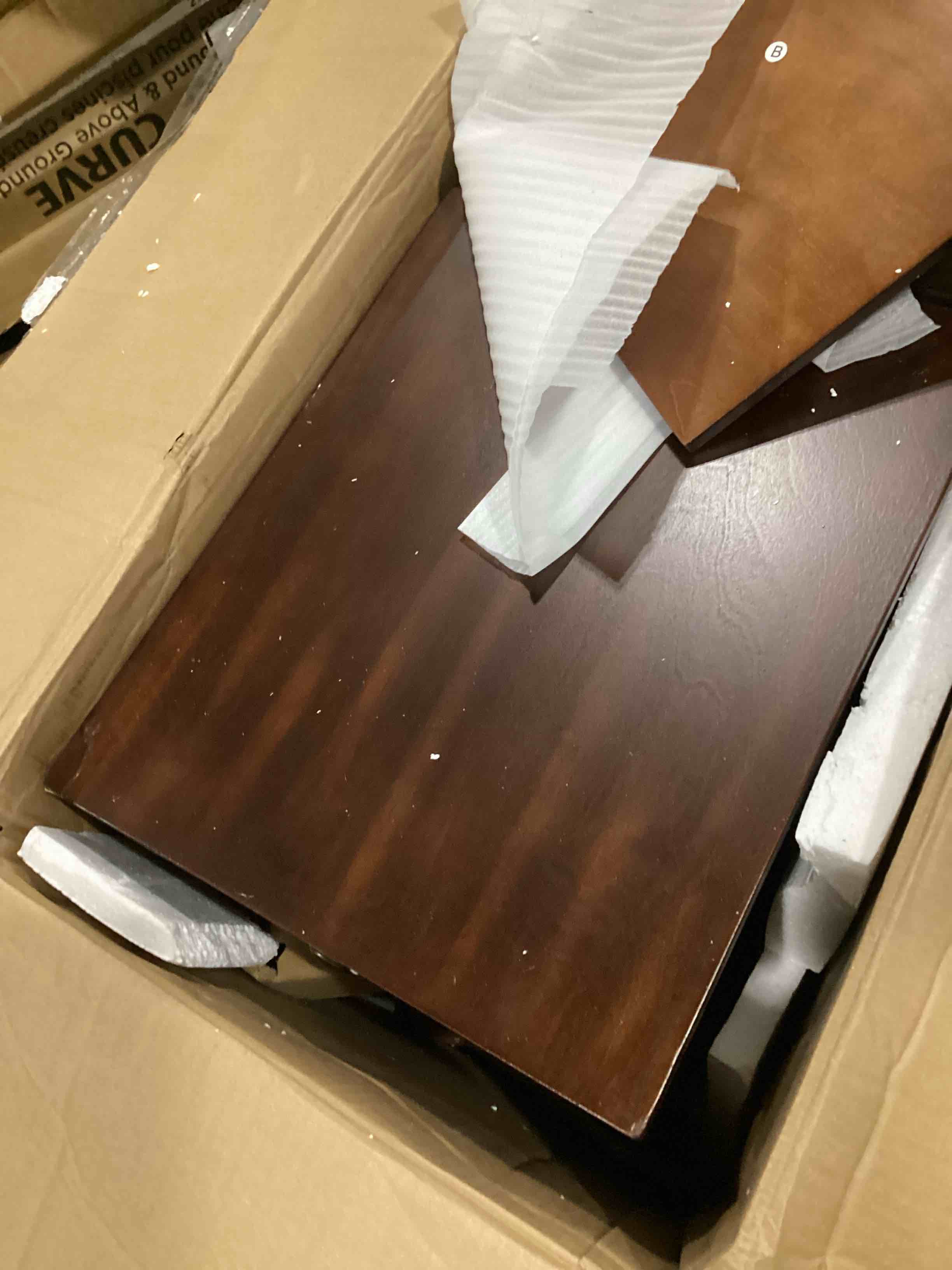 https://s3.amazonaws.com/lotting-images-prod/bidfta/RED5675933_1720543307722.jpeg