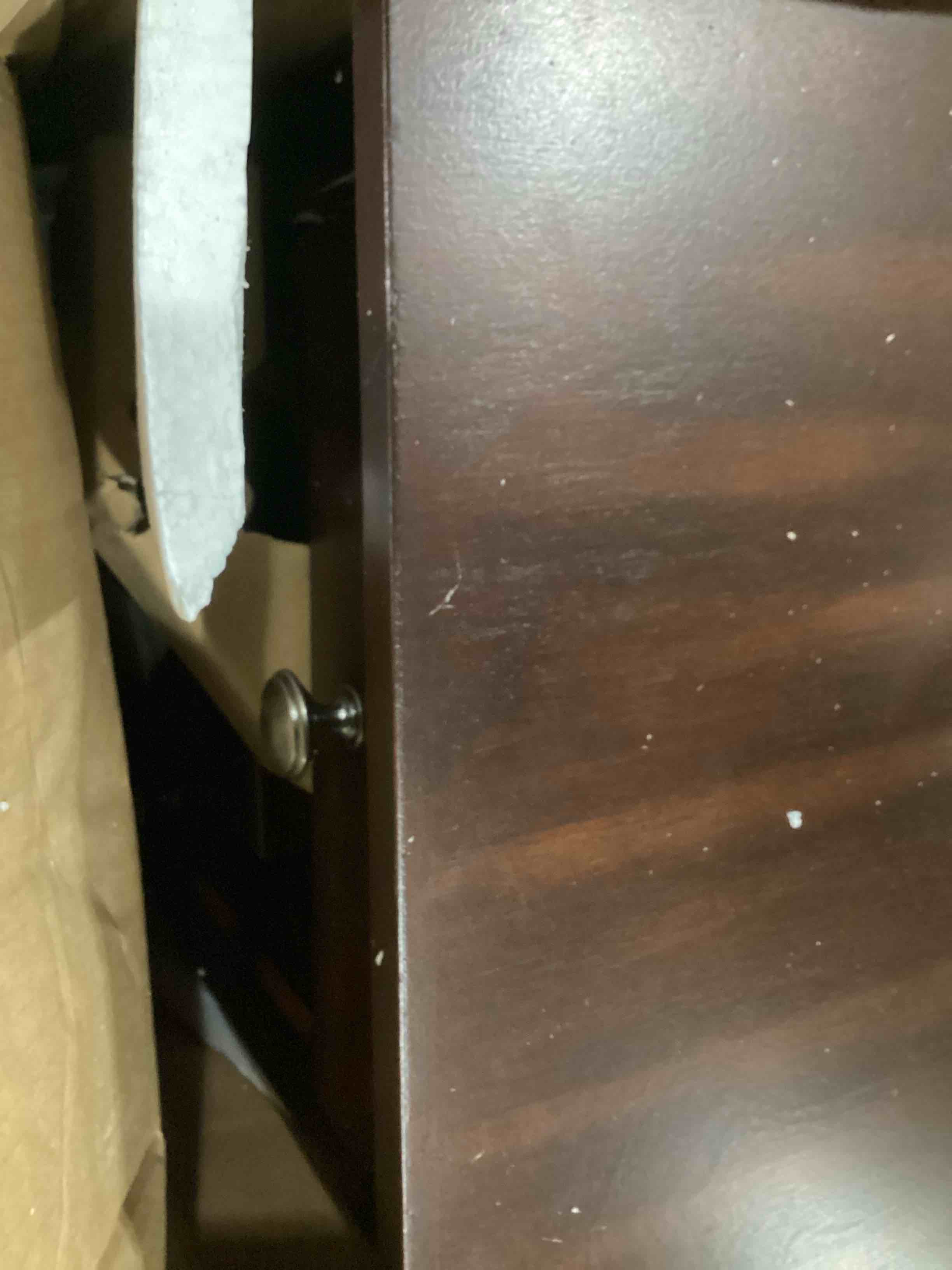 https://s3.amazonaws.com/lotting-images-prod/bidfta/RED5675933_1720543315903.jpeg