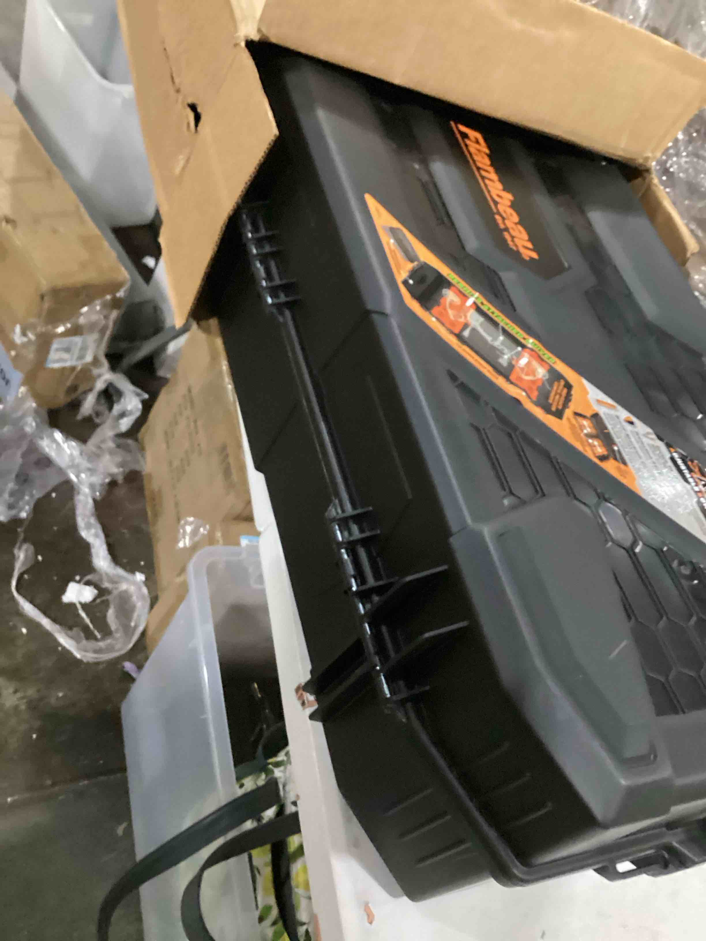 https://s3.amazonaws.com/lotting-images-prod/bidfta/RED5675941_1720544893031.jpeg