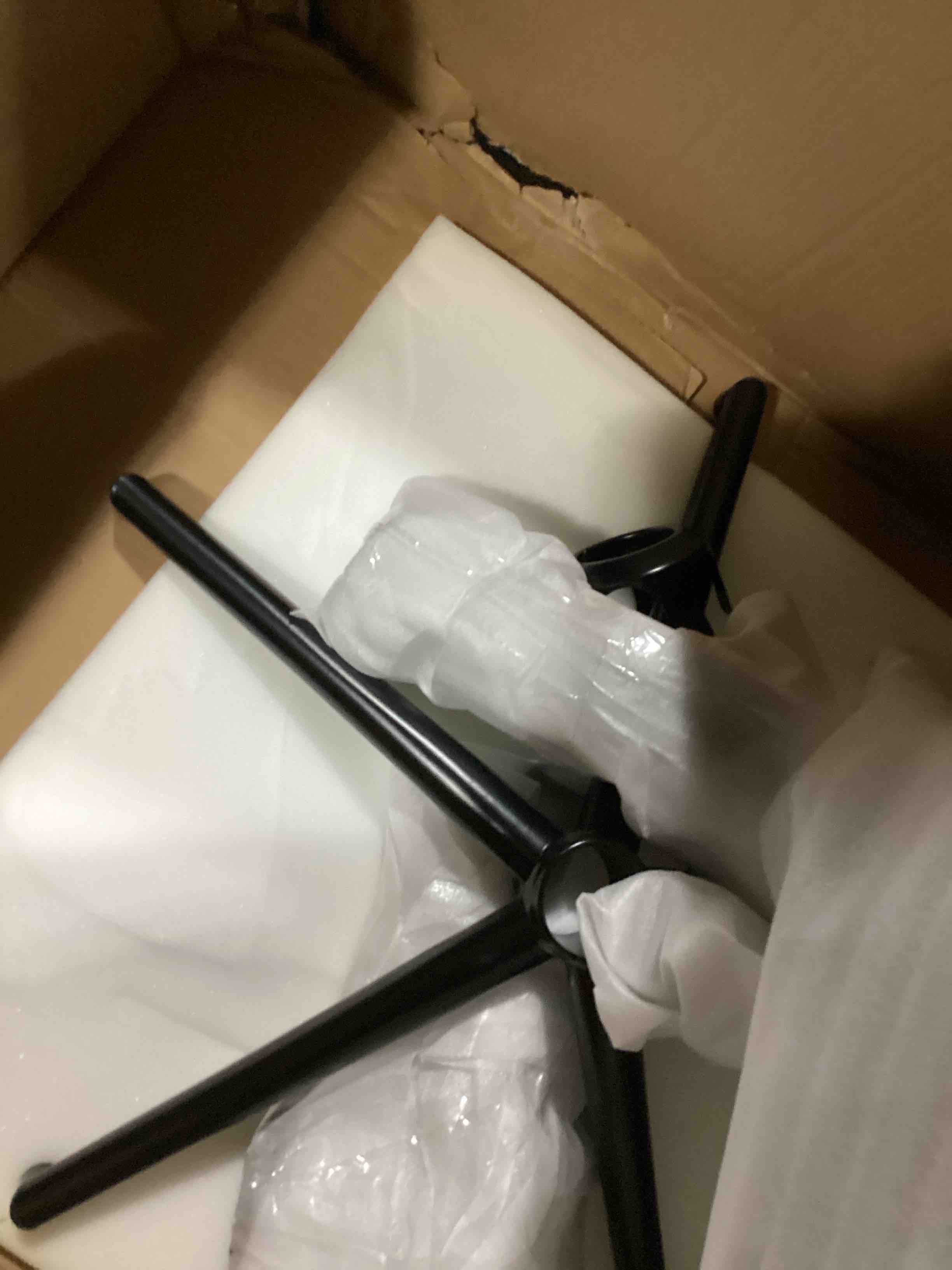 https://s3.amazonaws.com/lotting-images-prod/bidfta/RED5676280_1720808535786.jpeg