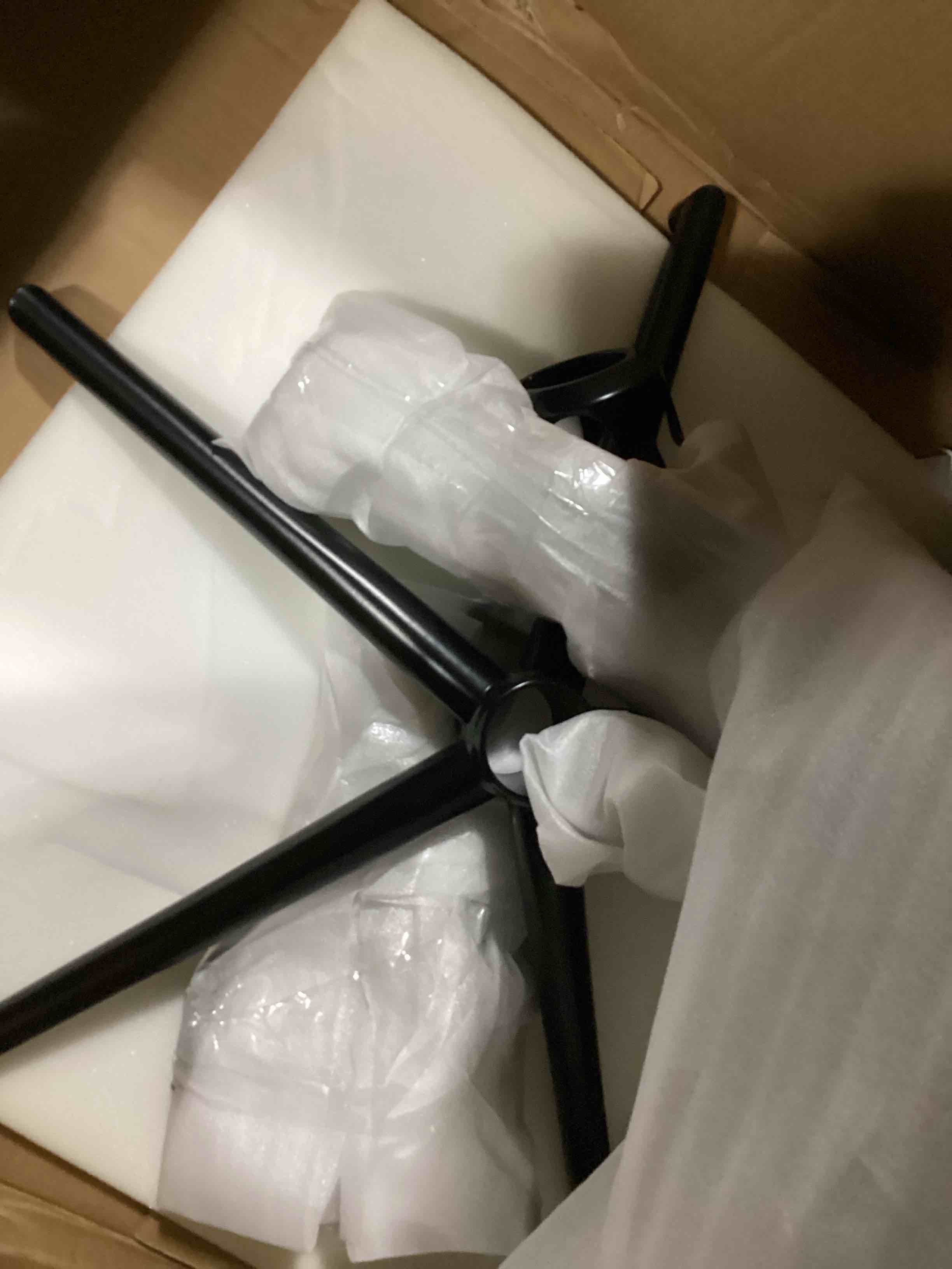 https://s3.amazonaws.com/lotting-images-prod/bidfta/RED5676280_1720808537235.jpeg
