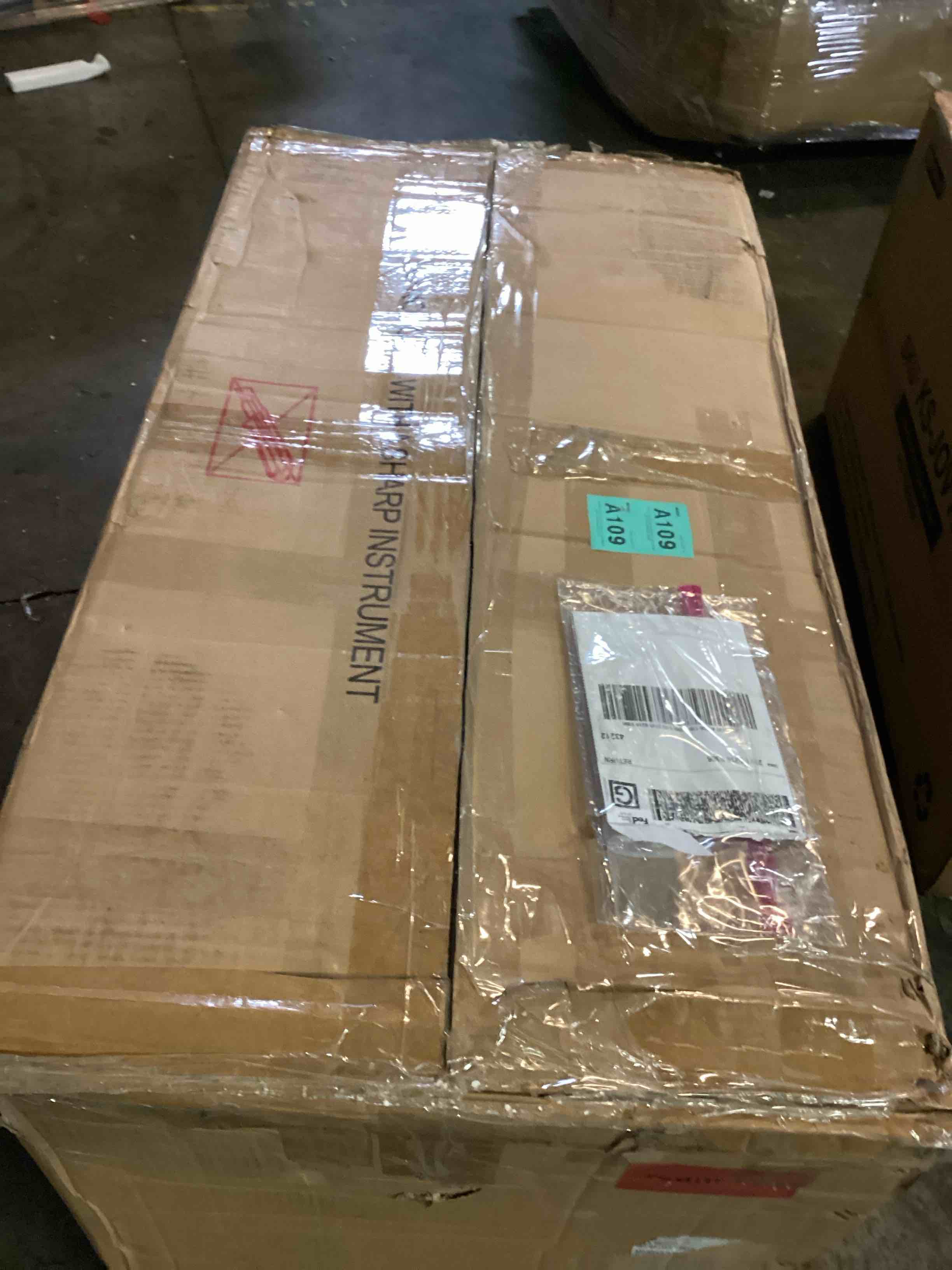 https://s3.amazonaws.com/lotting-images-prod/bidfta/RED5676591_1719239065281.jpeg