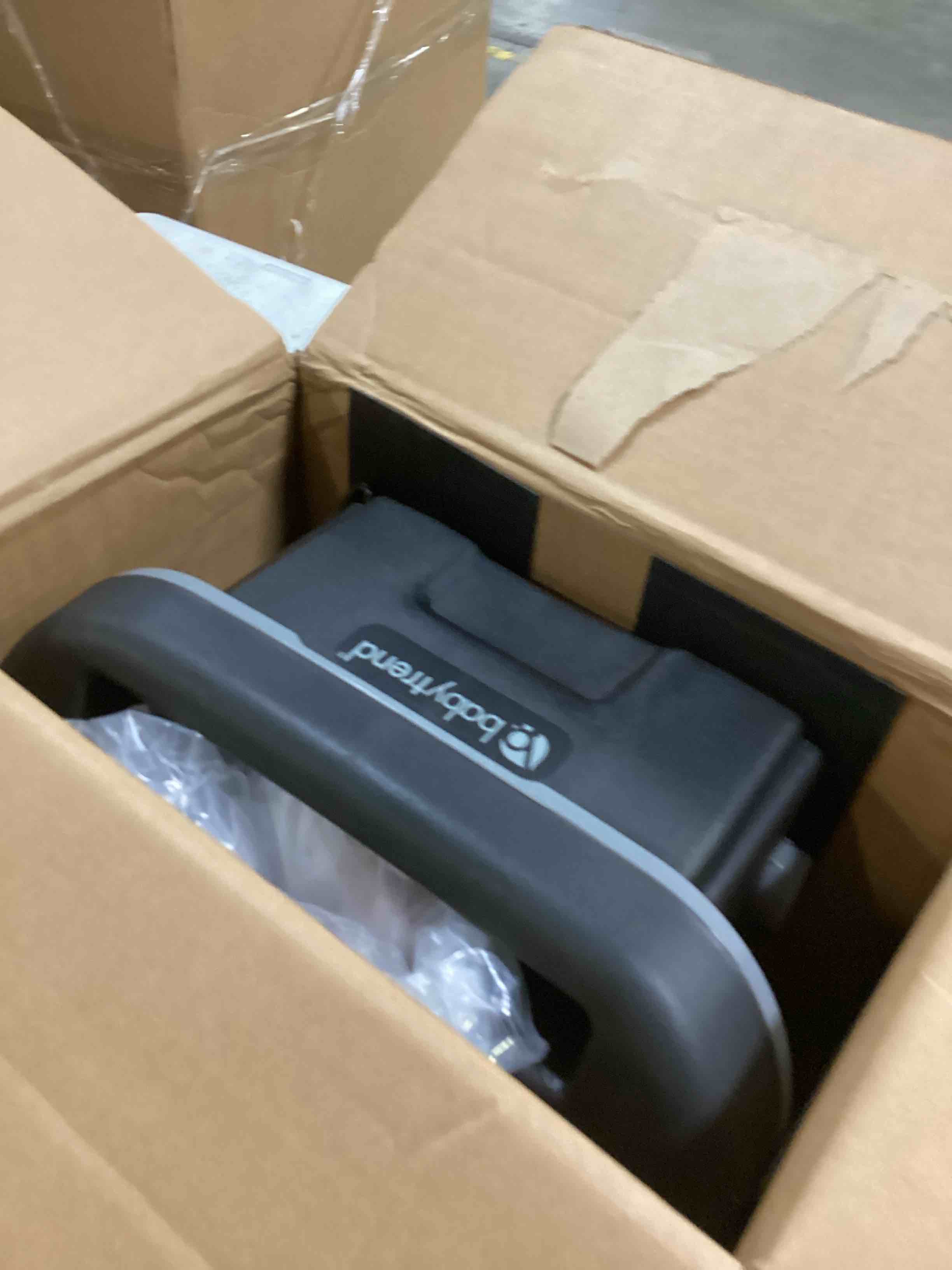 https://s3.amazonaws.com/lotting-images-prod/bidfta/RED5676846_1724082558703.jpeg