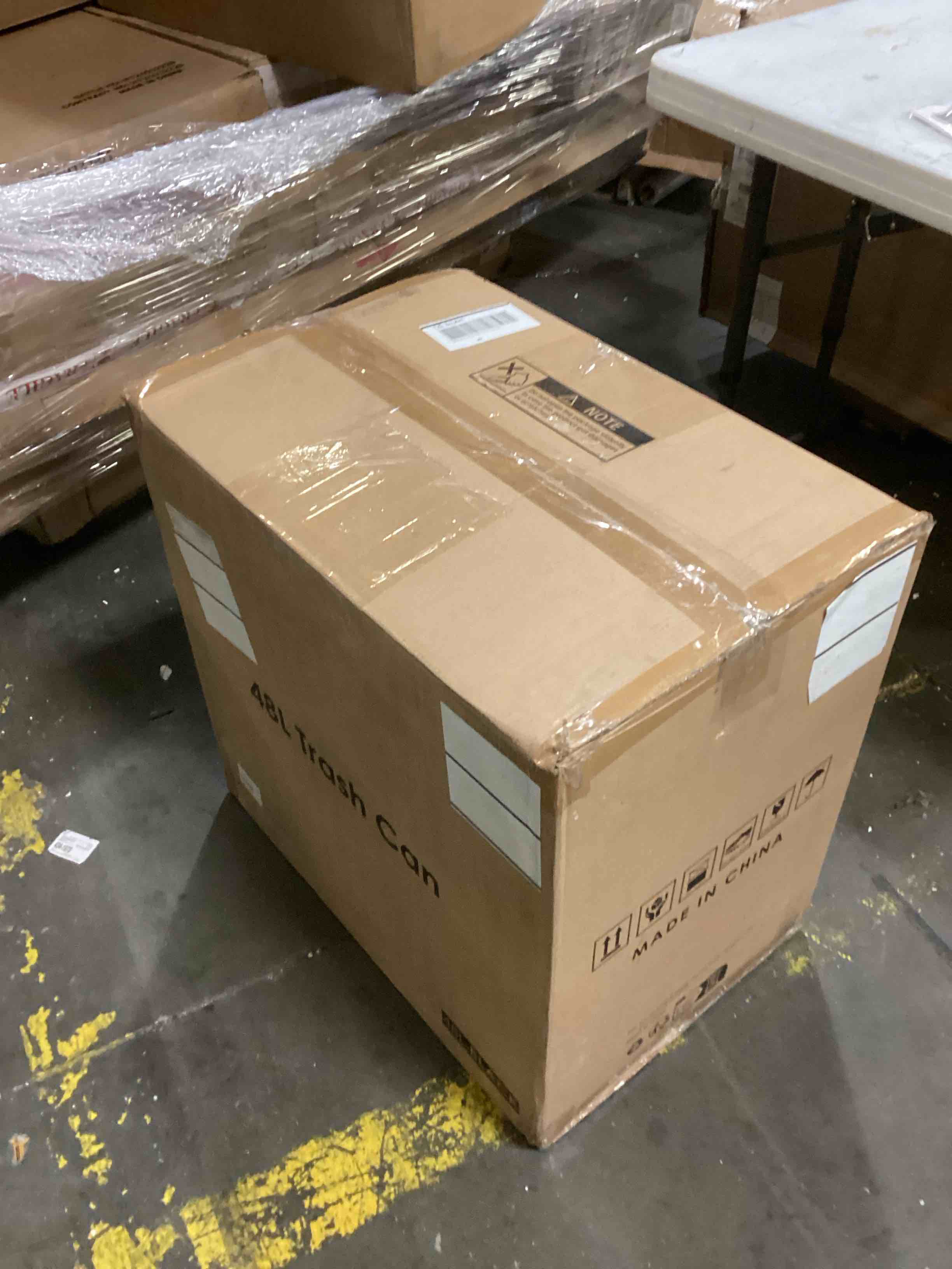https://s3.amazonaws.com/lotting-images-prod/bidfta/RED5677133_1724763920799.jpeg