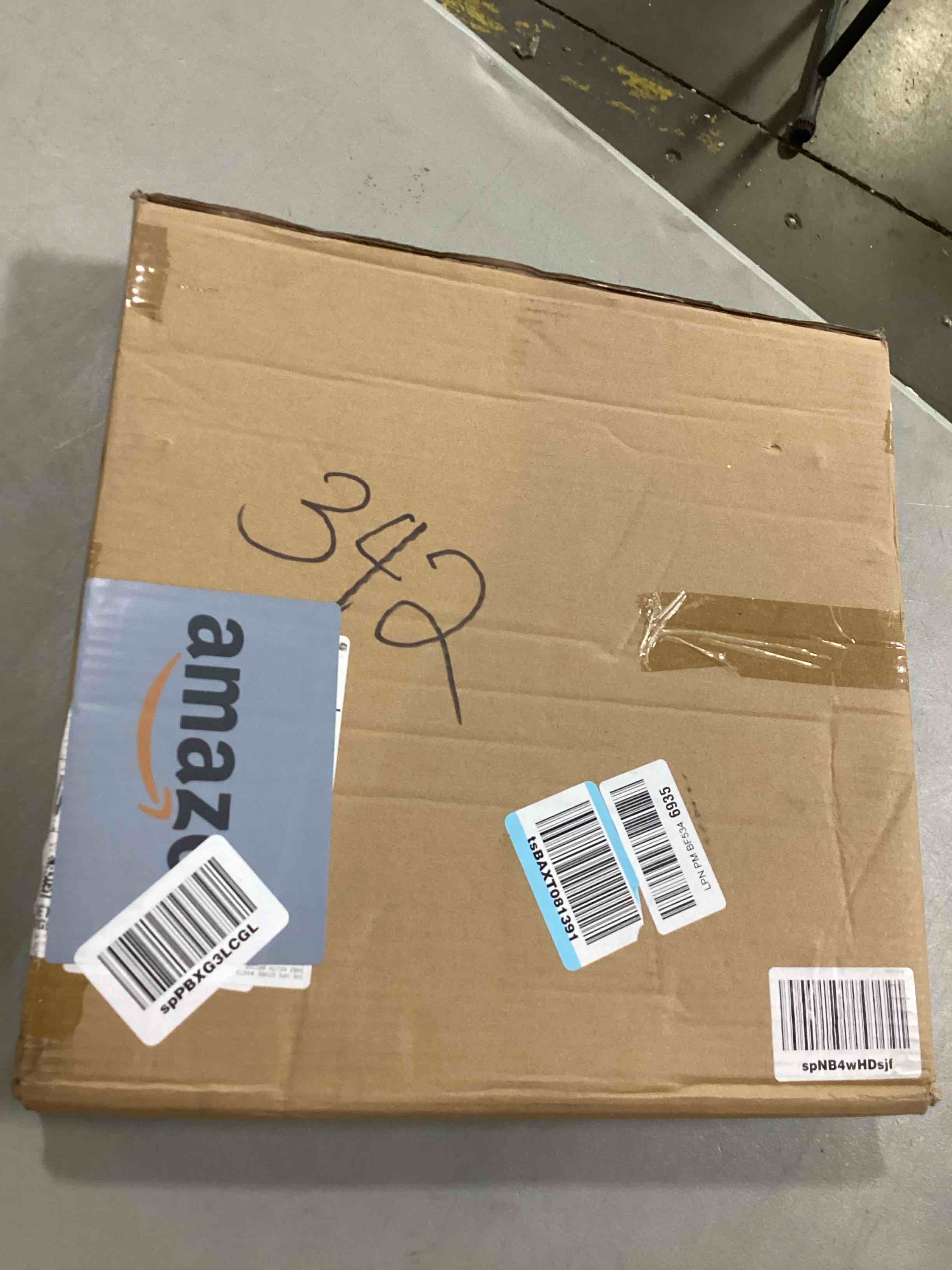 FEICTPOX Cake Stand, Metal Round Cupcake Dessert Stand Cake Display Holder Cookies Fruit Serving Tray Decor for Wedding Party Birthday Baby Showers Anniversary (16in, Gold)