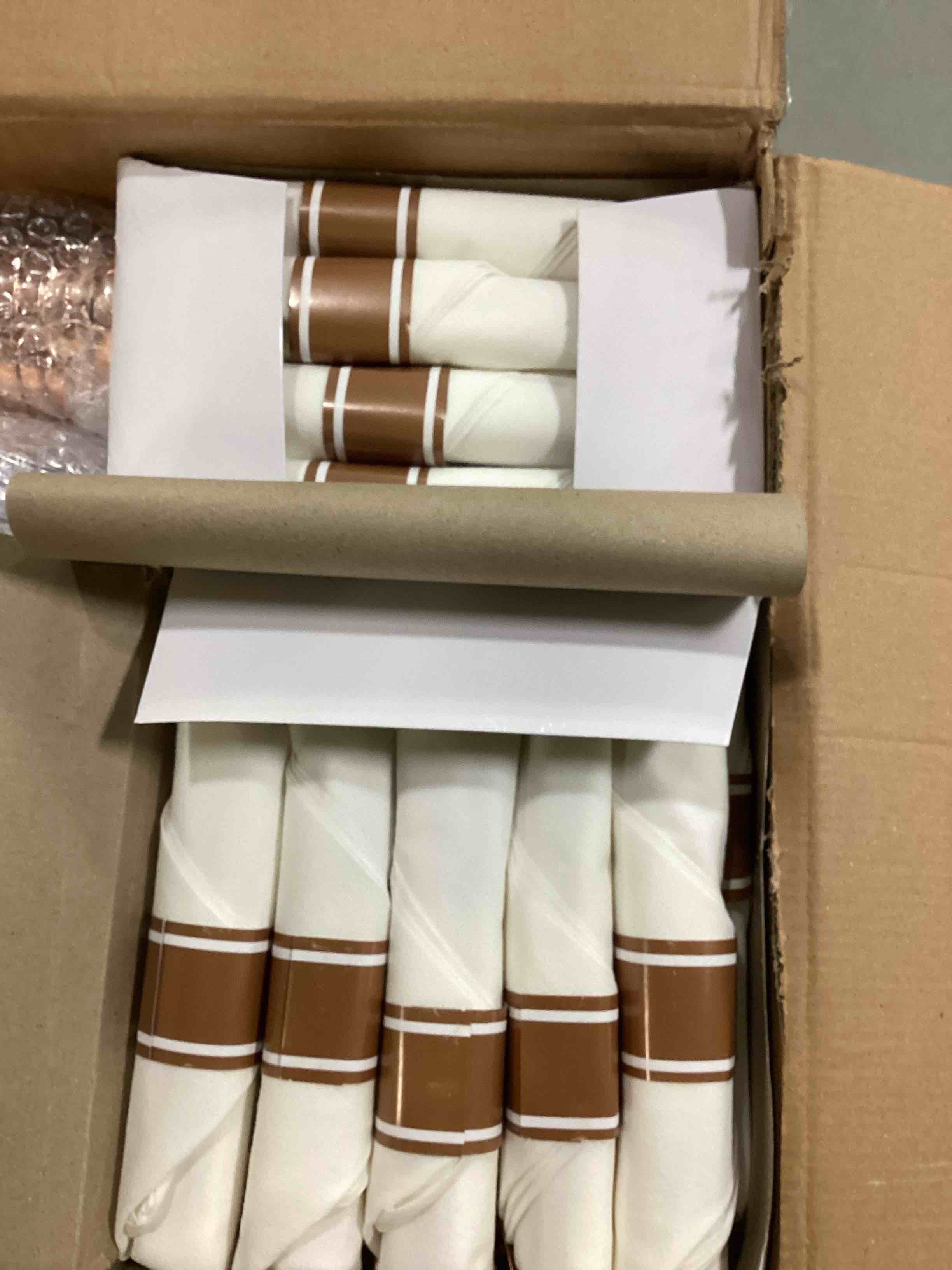 https://s3.amazonaws.com/lotting-images-prod/bidfta/RED5677284_1725021297941.jpeg