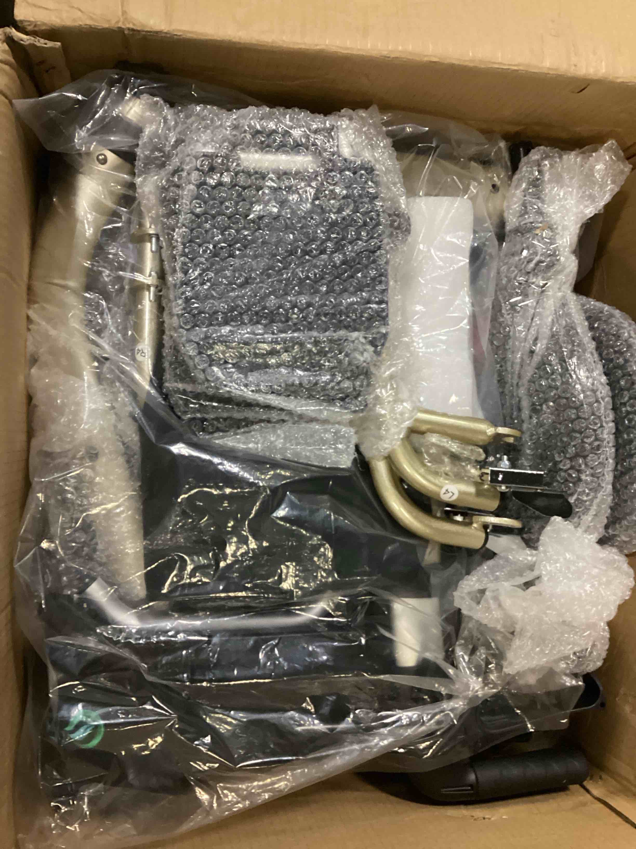 https://s3.amazonaws.com/lotting-images-prod/bidfta/RED5677368_1725368729091.jpeg