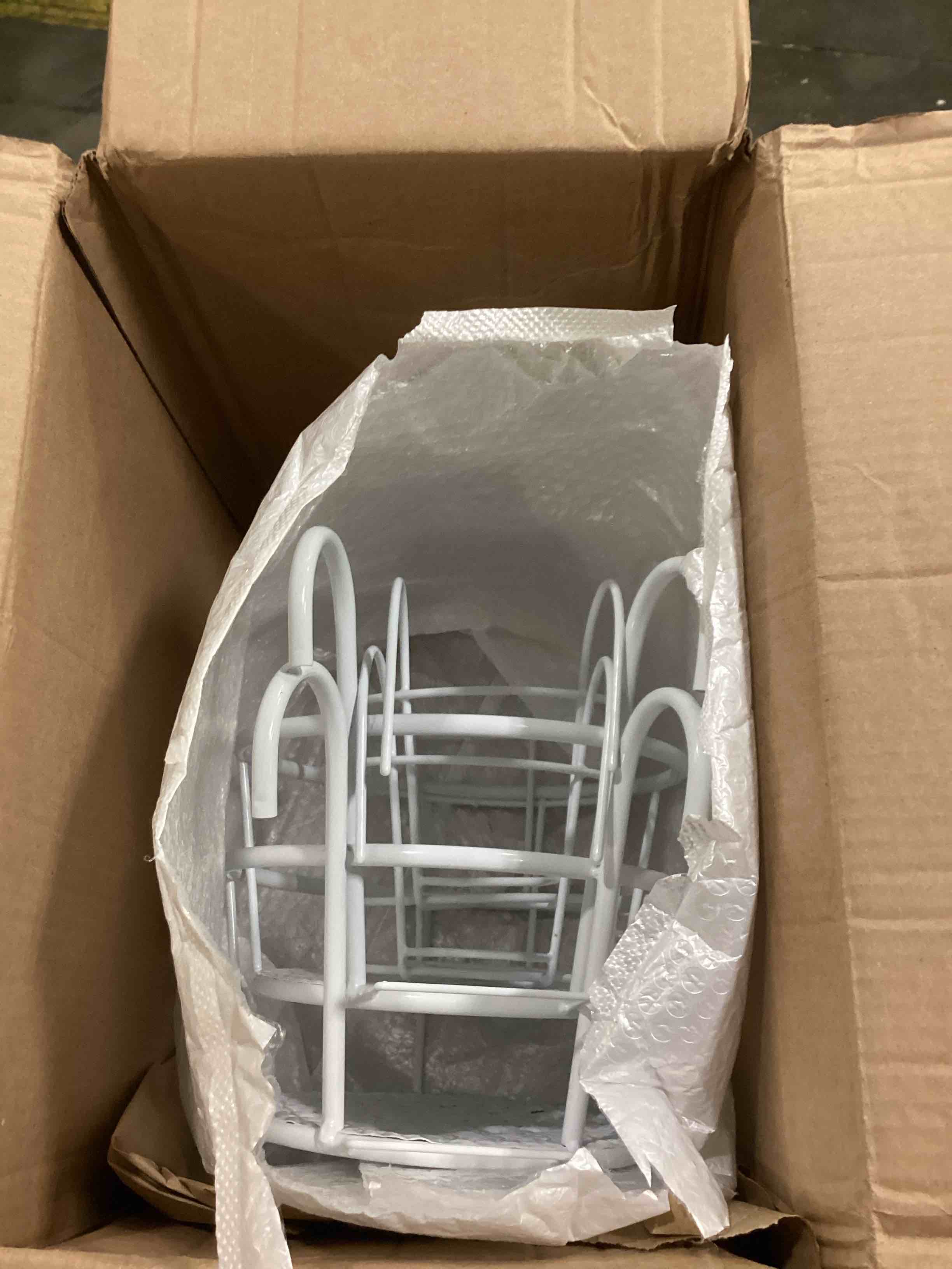 https://s3.amazonaws.com/lotting-images-prod/bidfta/RED5677463_1725456520916.jpeg