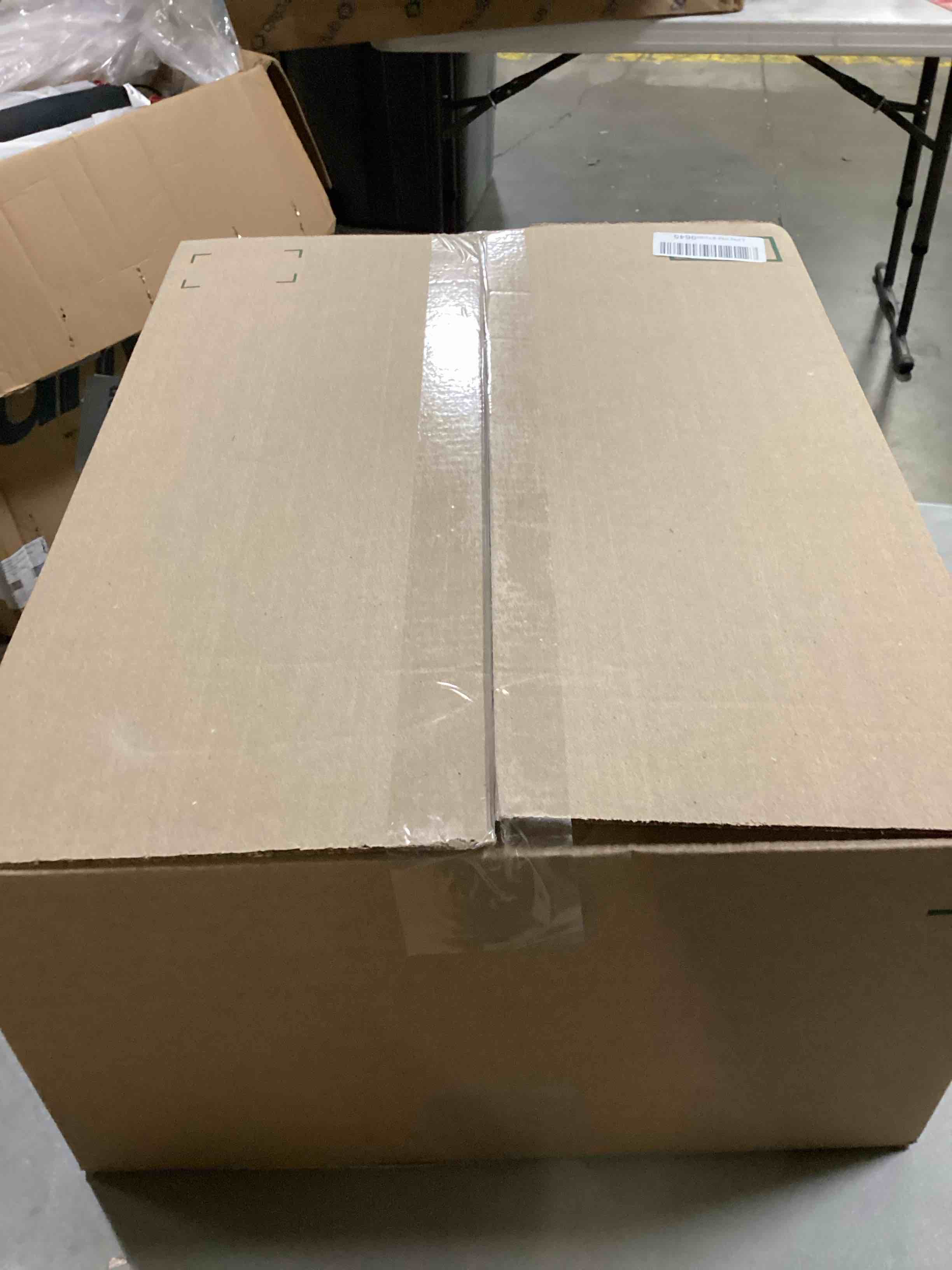 https://s3.amazonaws.com/lotting-images-prod/bidfta/RED5677590_1725881549007.jpeg