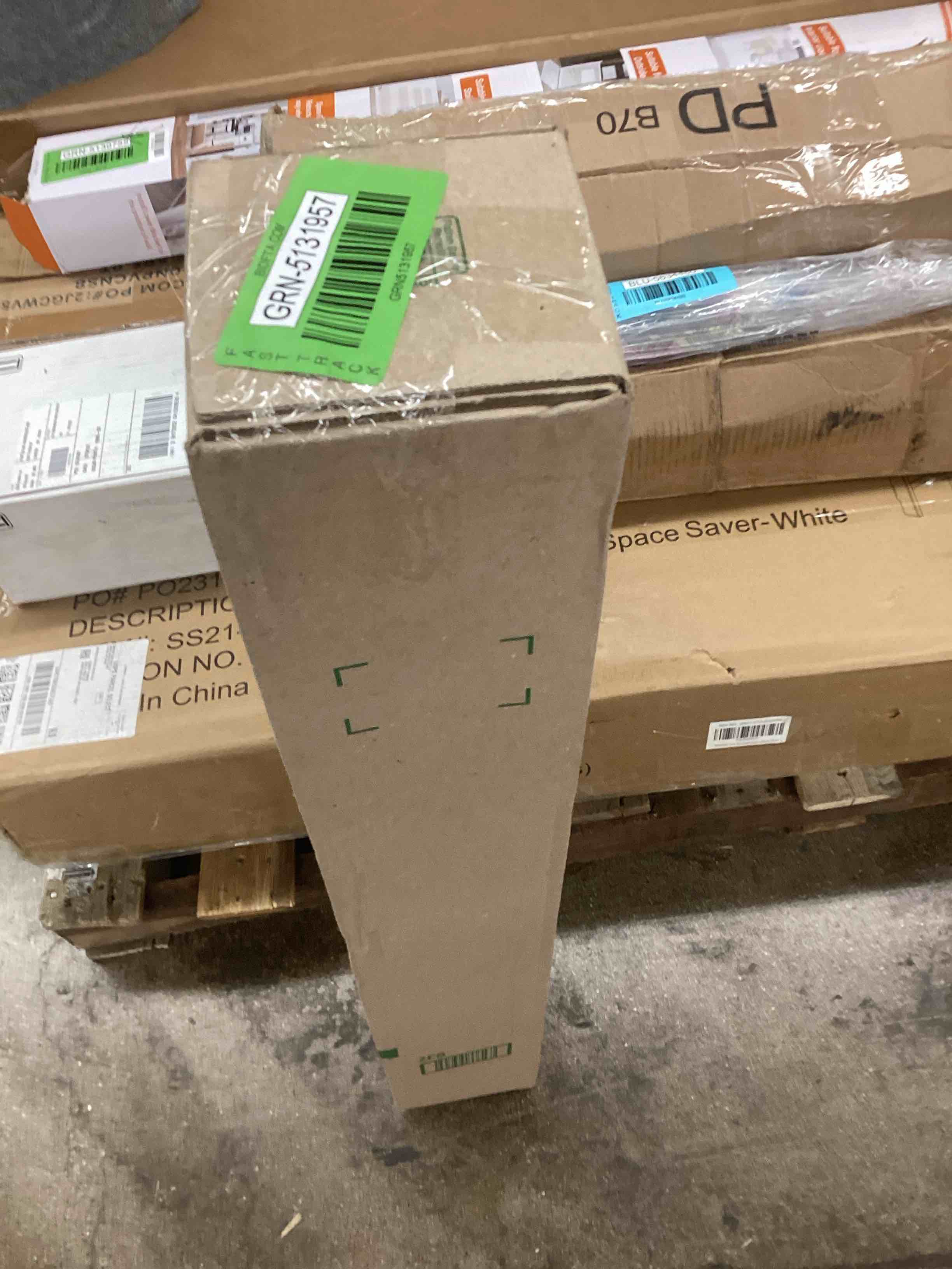 https://s3.amazonaws.com/lotting-images-prod/bidfta/RED5678964_1720543972082.jpeg