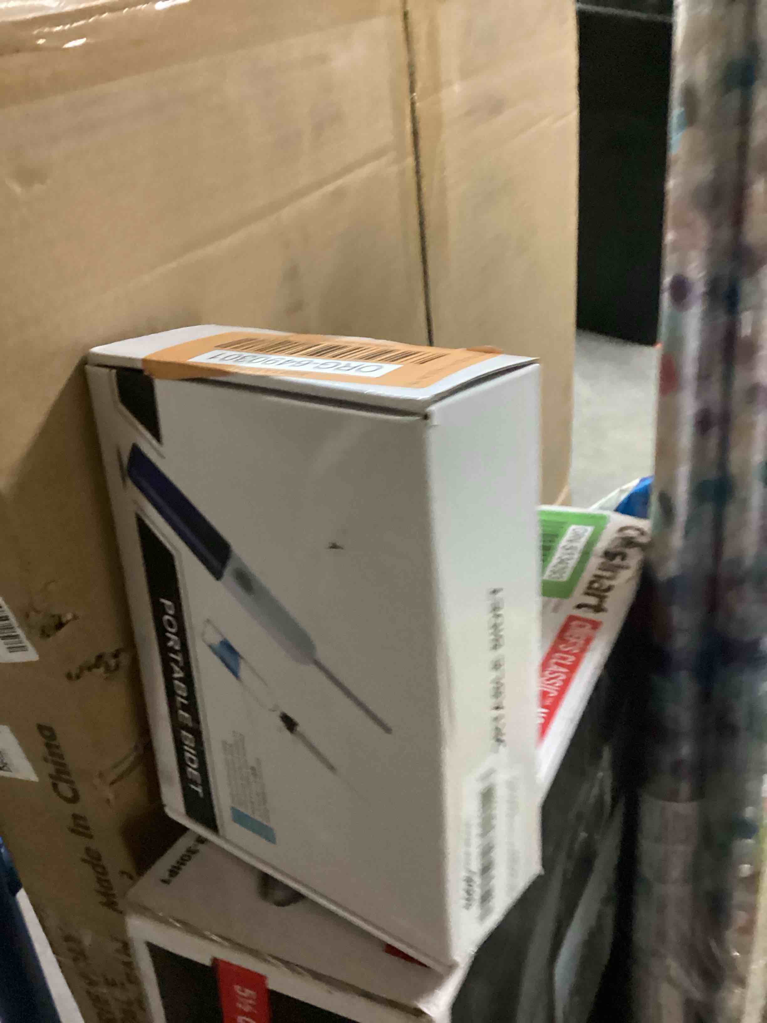 https://s3.amazonaws.com/lotting-images-prod/bidfta/RED5679082_1720716800498.jpeg