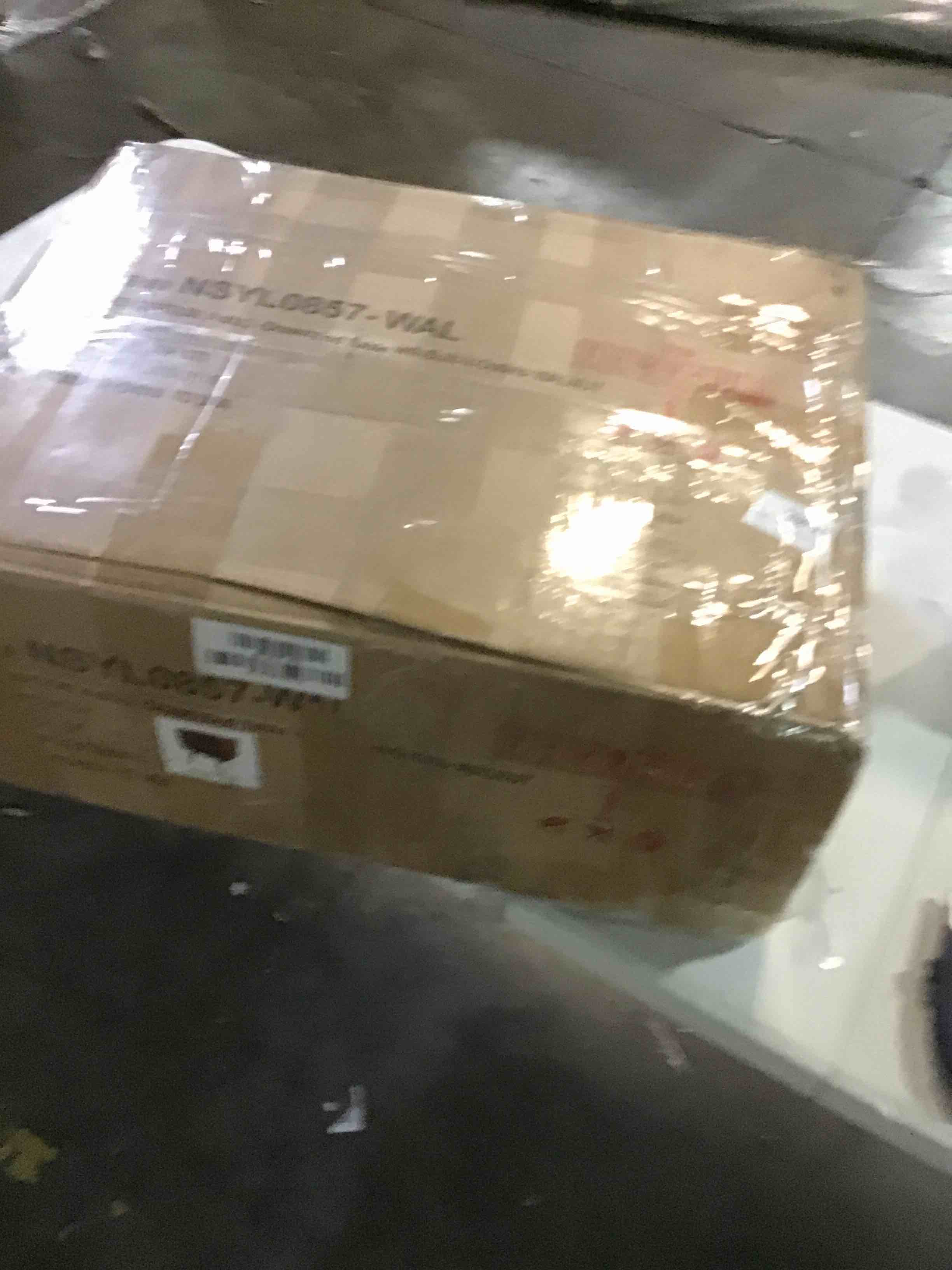 https://s3.amazonaws.com/lotting-images-prod/bidfta/RED5679551_1719326271489.jpeg