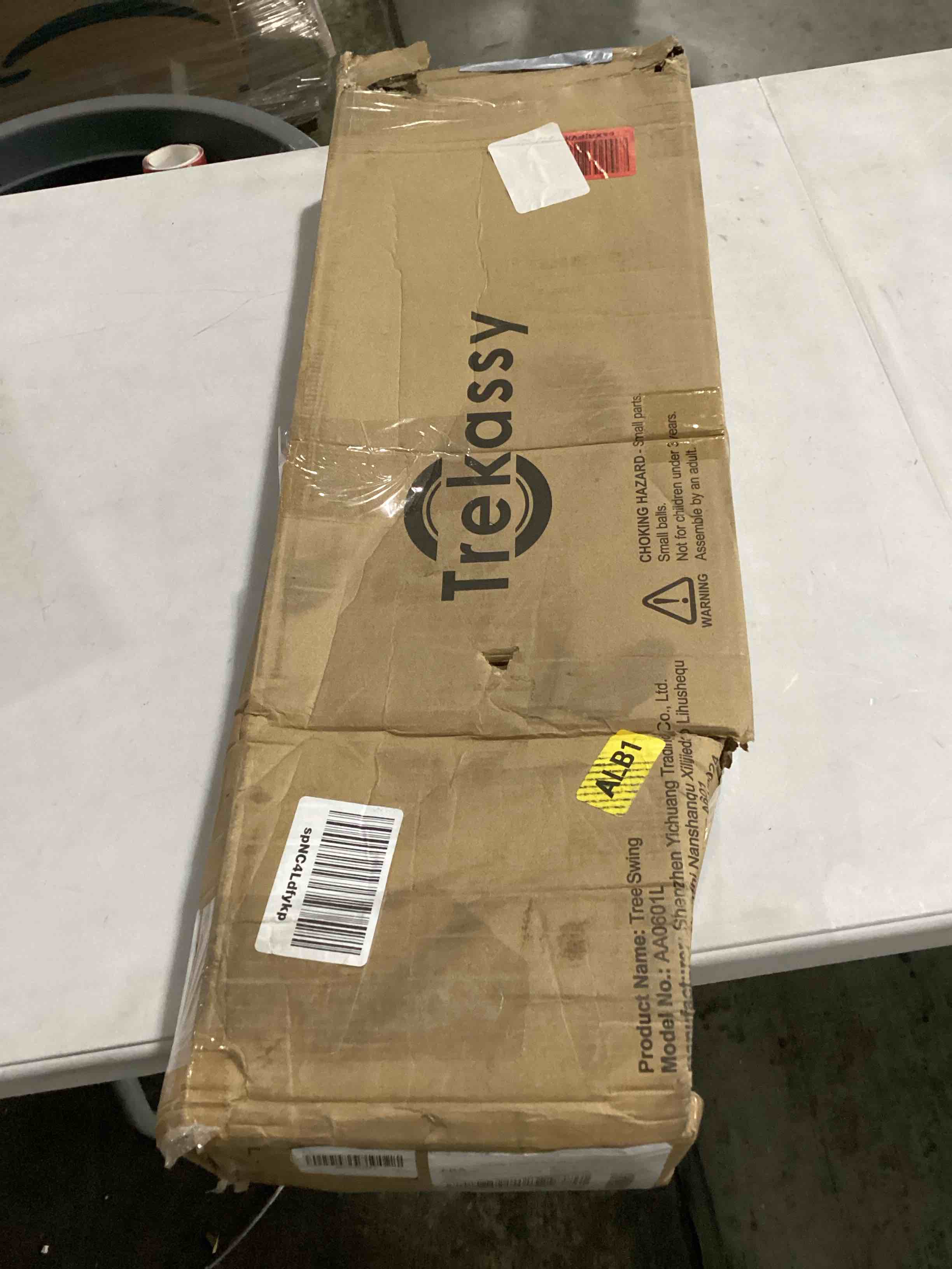 https://s3.amazonaws.com/lotting-images-prod/bidfta/RED5679693_1719918447266.jpeg