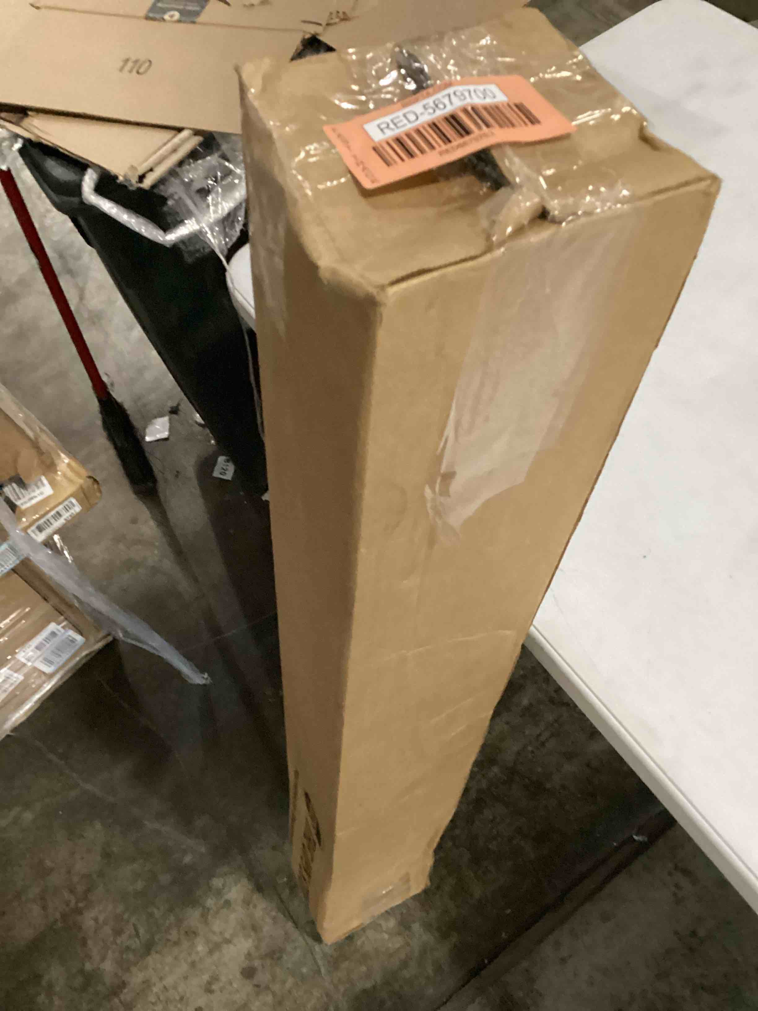 https://s3.amazonaws.com/lotting-images-prod/bidfta/RED5679700_1719920338102.jpeg