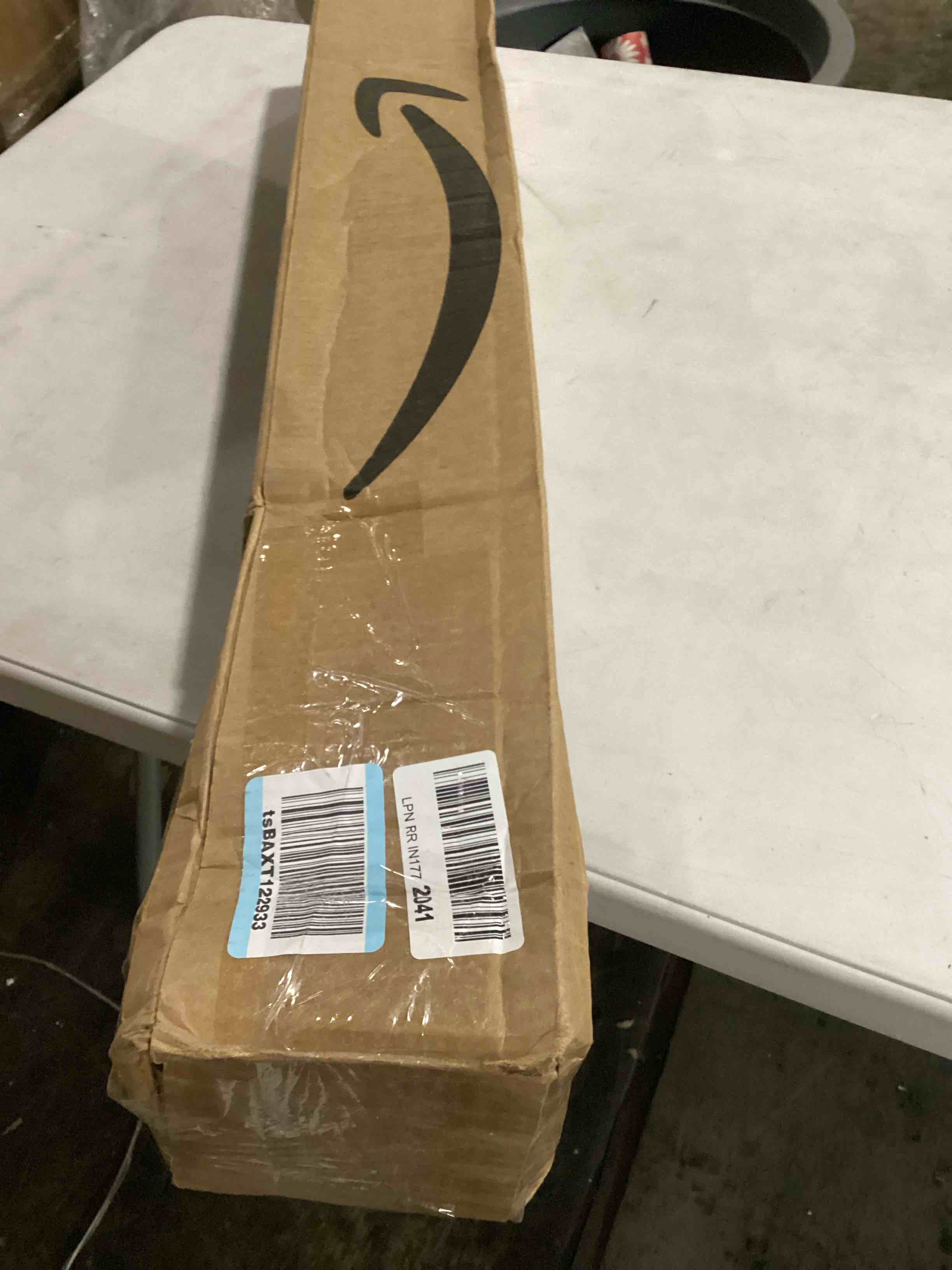 https://s3.amazonaws.com/lotting-images-prod/bidfta/RED5679723_1719927171911.jpeg