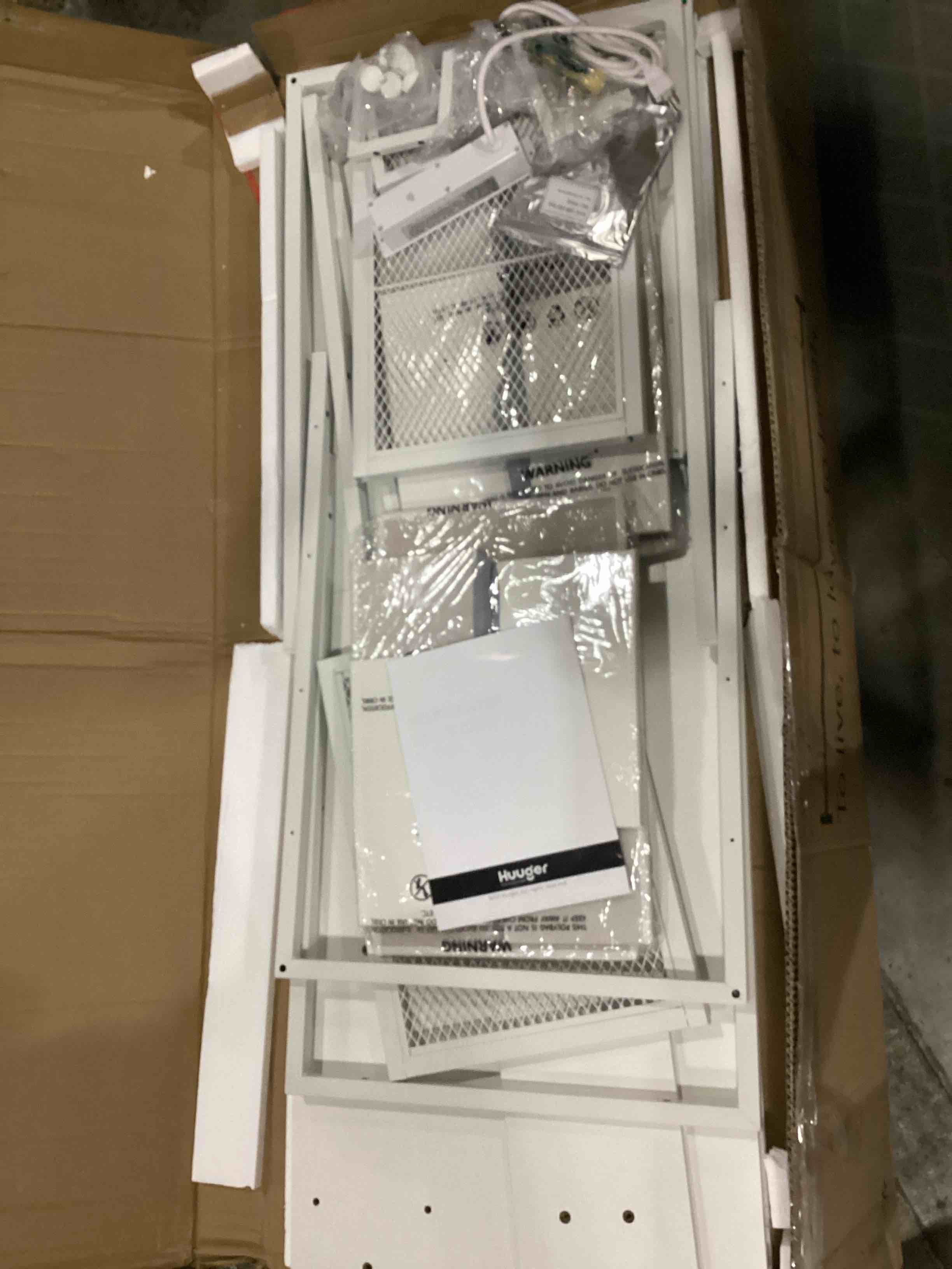 https://s3.amazonaws.com/lotting-images-prod/bidfta/RED5680197_1720789684407.jpeg