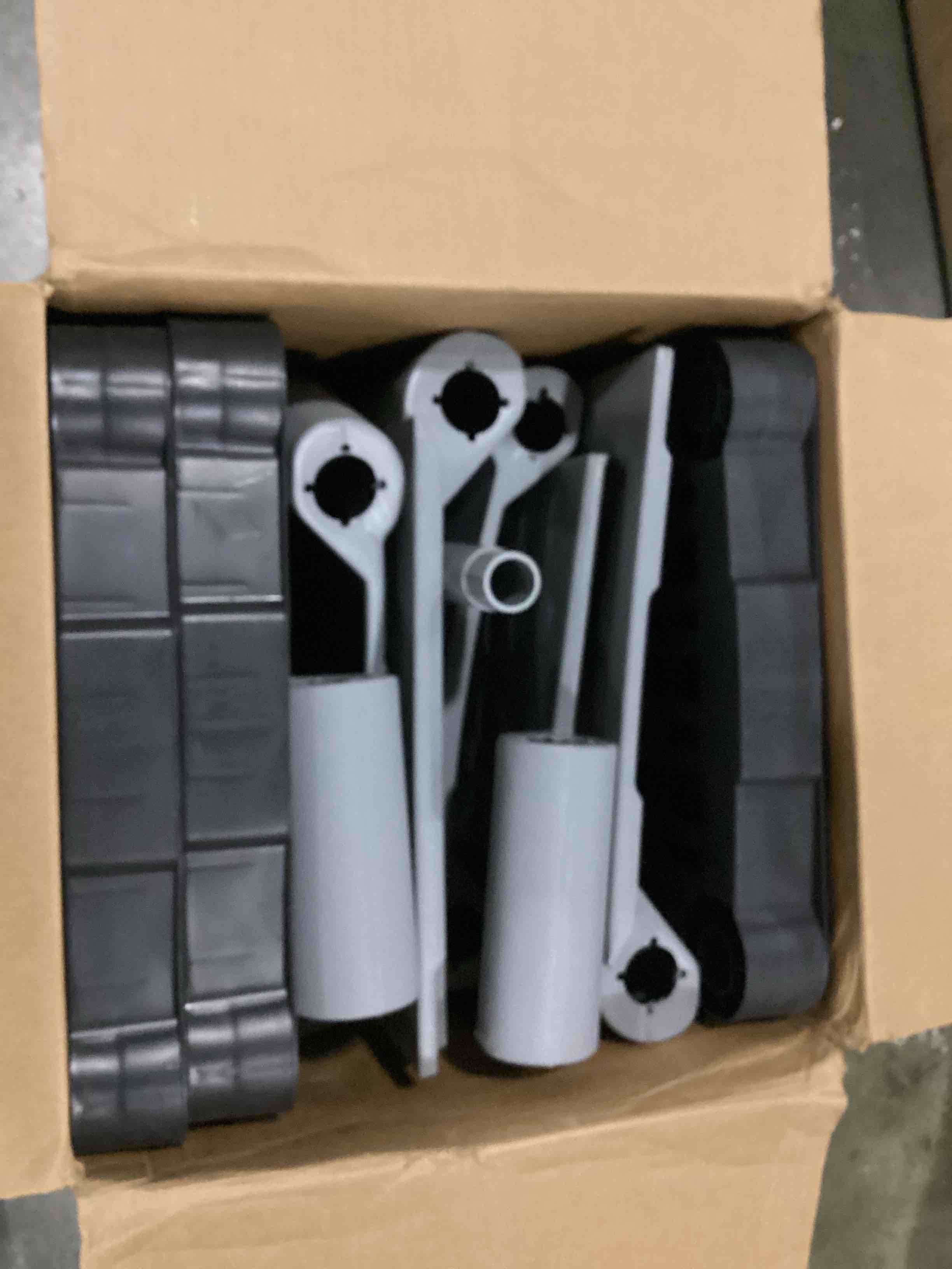 https://s3.amazonaws.com/lotting-images-prod/bidfta/RED5680219_1720795892484.jpeg