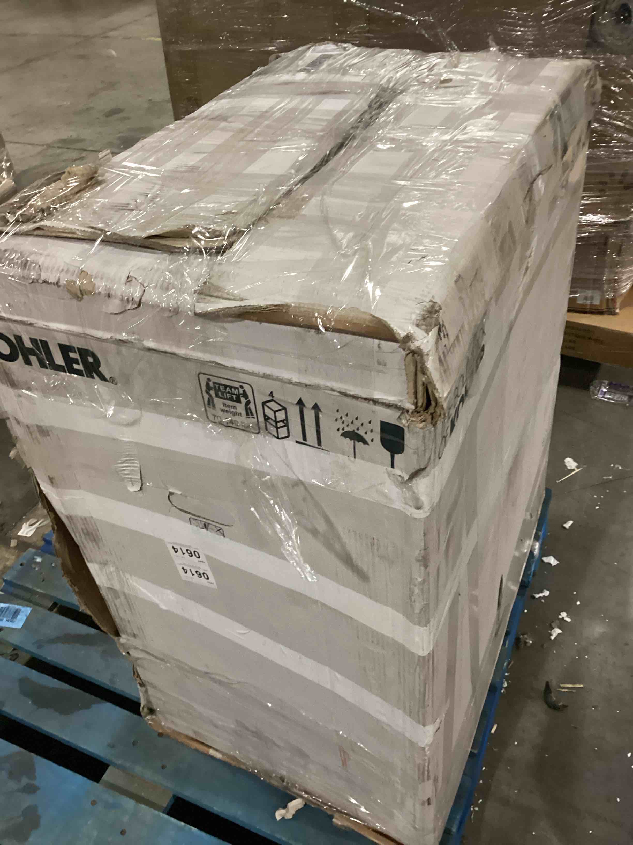 https://s3.amazonaws.com/lotting-images-prod/bidfta/RED5680327_1721215725832.jpeg