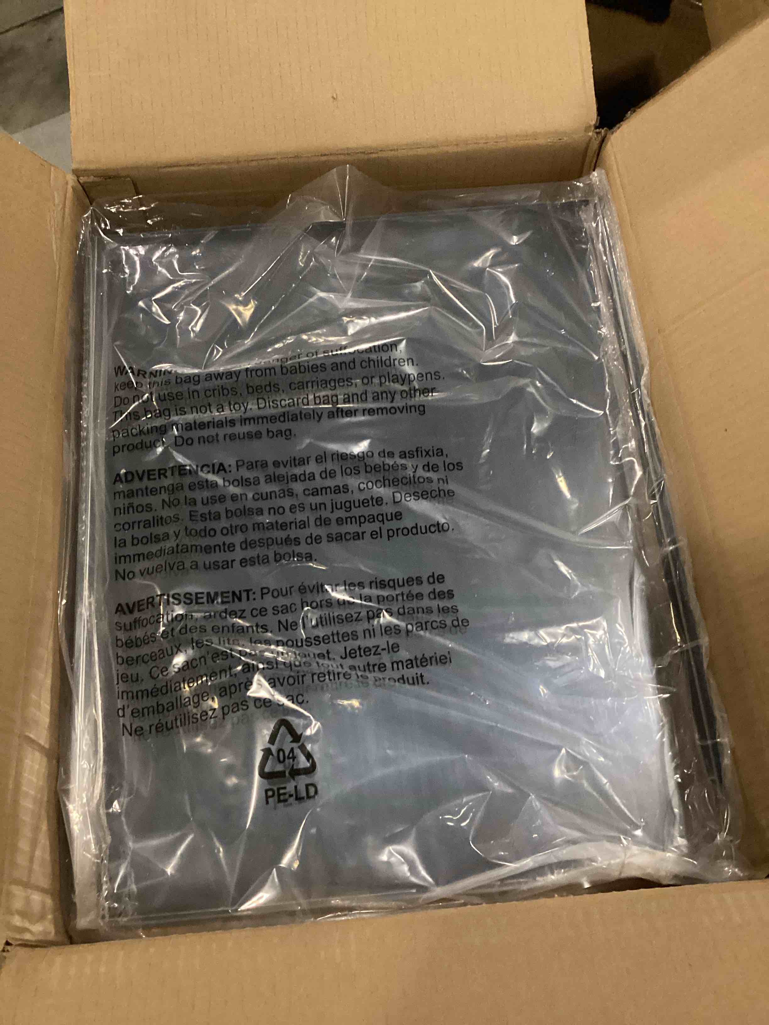 https://s3.amazonaws.com/lotting-images-prod/bidfta/RED5680536_1721307221332.jpeg