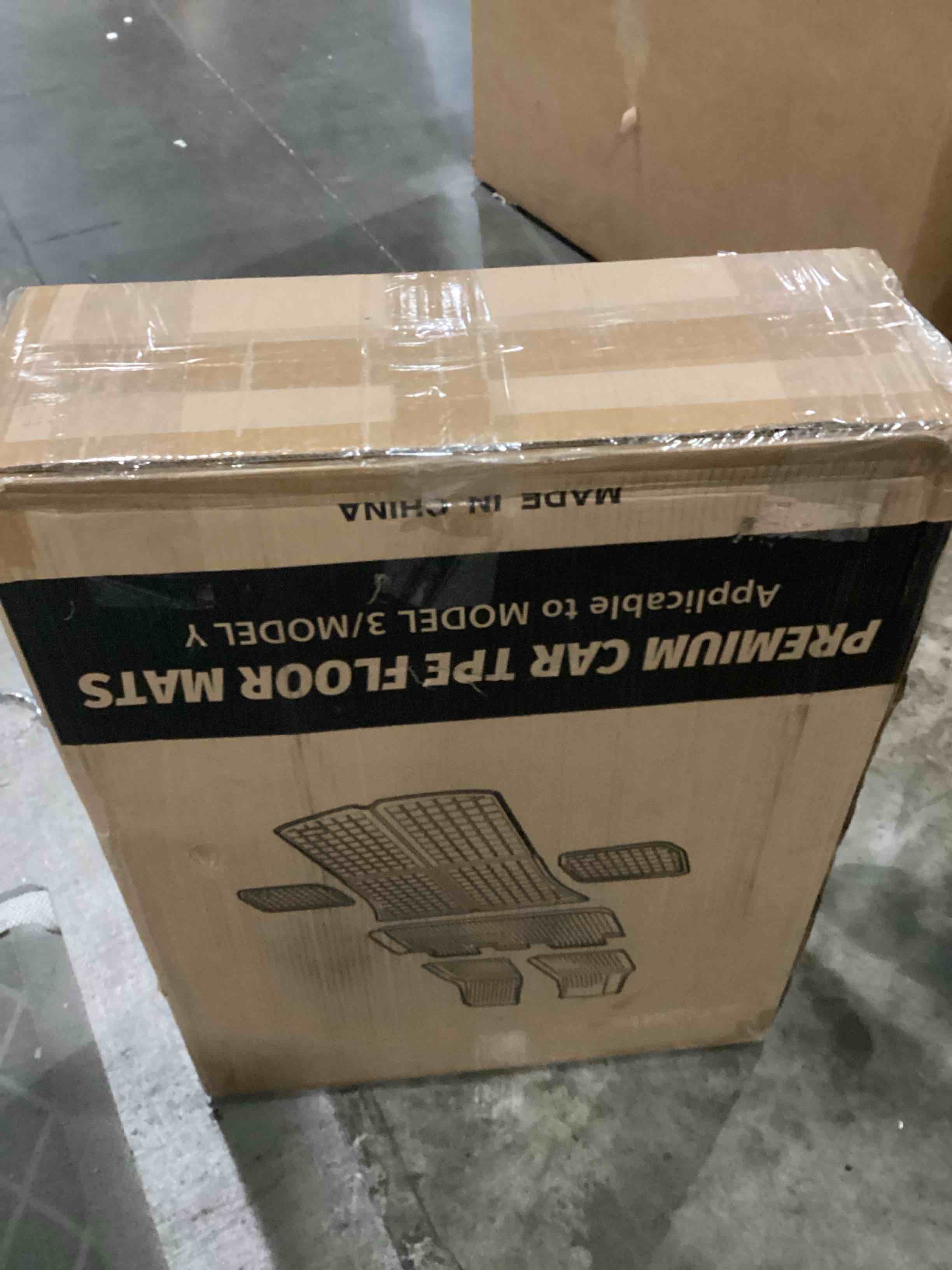 https://s3.amazonaws.com/lotting-images-prod/bidfta/RED5680709_1721401598509.jpeg