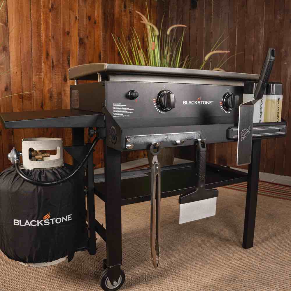 Blackstone 28" Griddle with Front Shelf and Cover