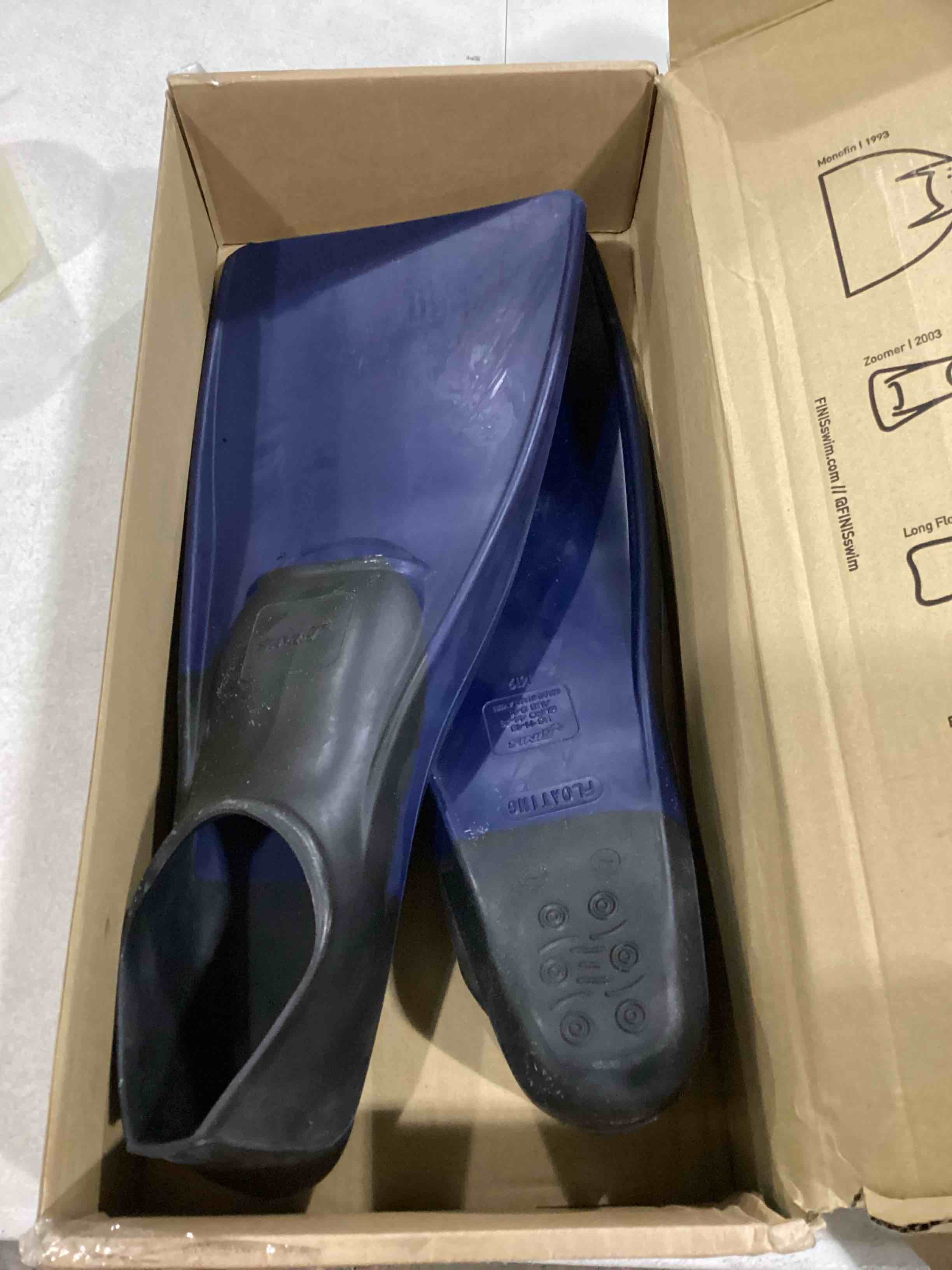 https://s3.amazonaws.com/lotting-images-prod/bidfta/RED5681278_1719248954038.jpeg