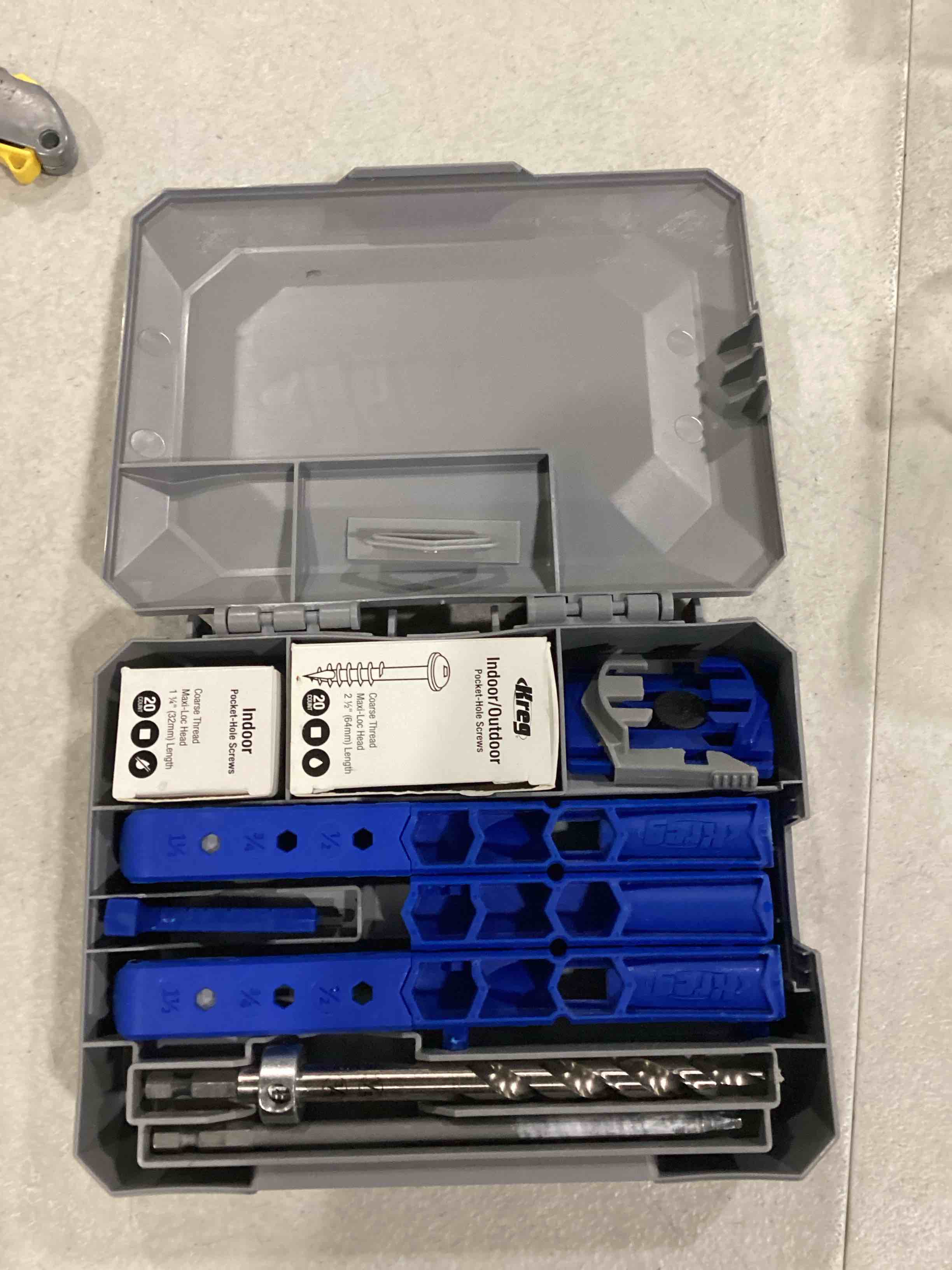 https://s3.amazonaws.com/lotting-images-prod/bidfta/RED5681318_1719253725782.jpeg