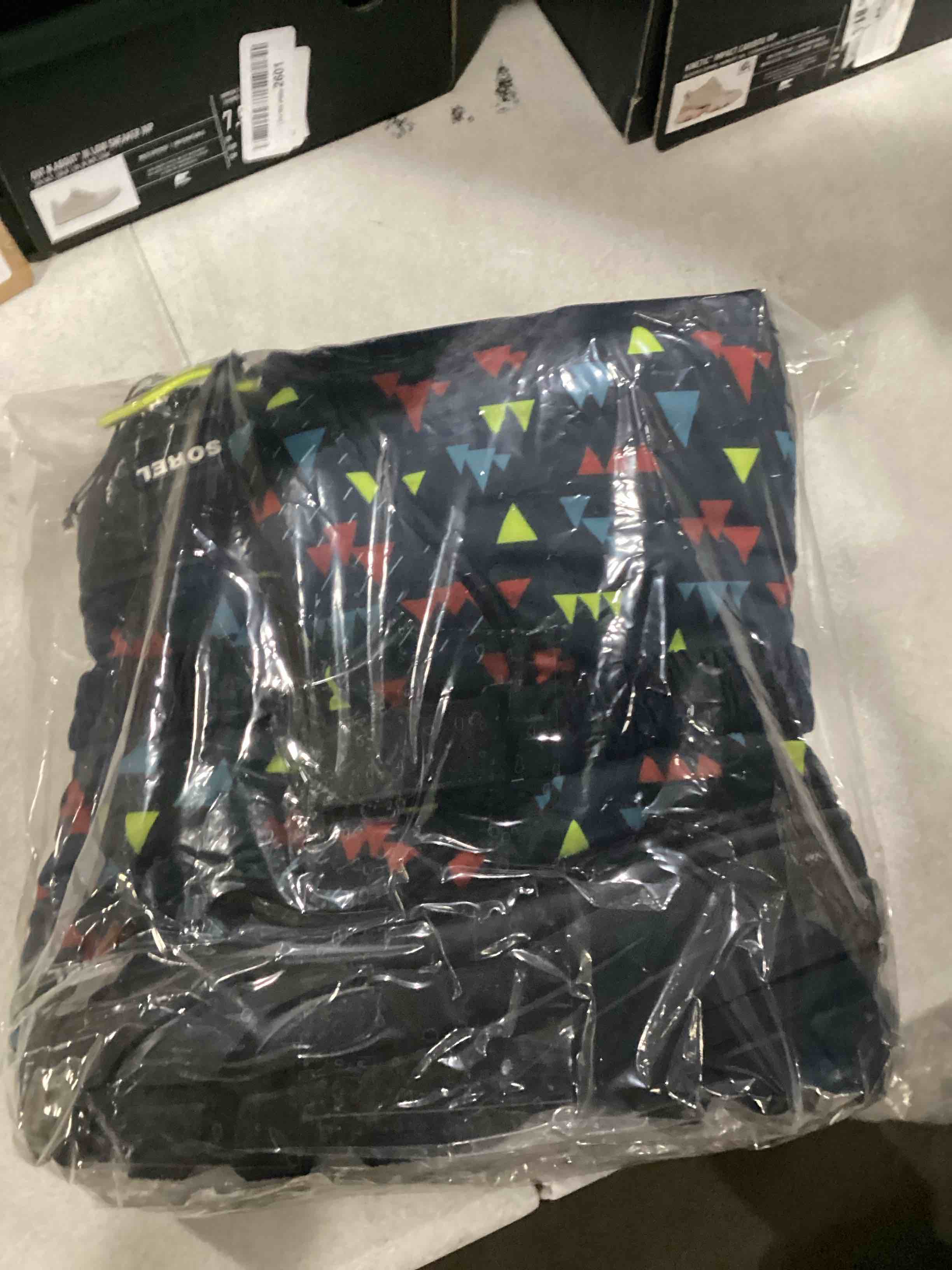 https://s3.amazonaws.com/lotting-images-prod/bidfta/RED5681778_1719424421070.jpeg