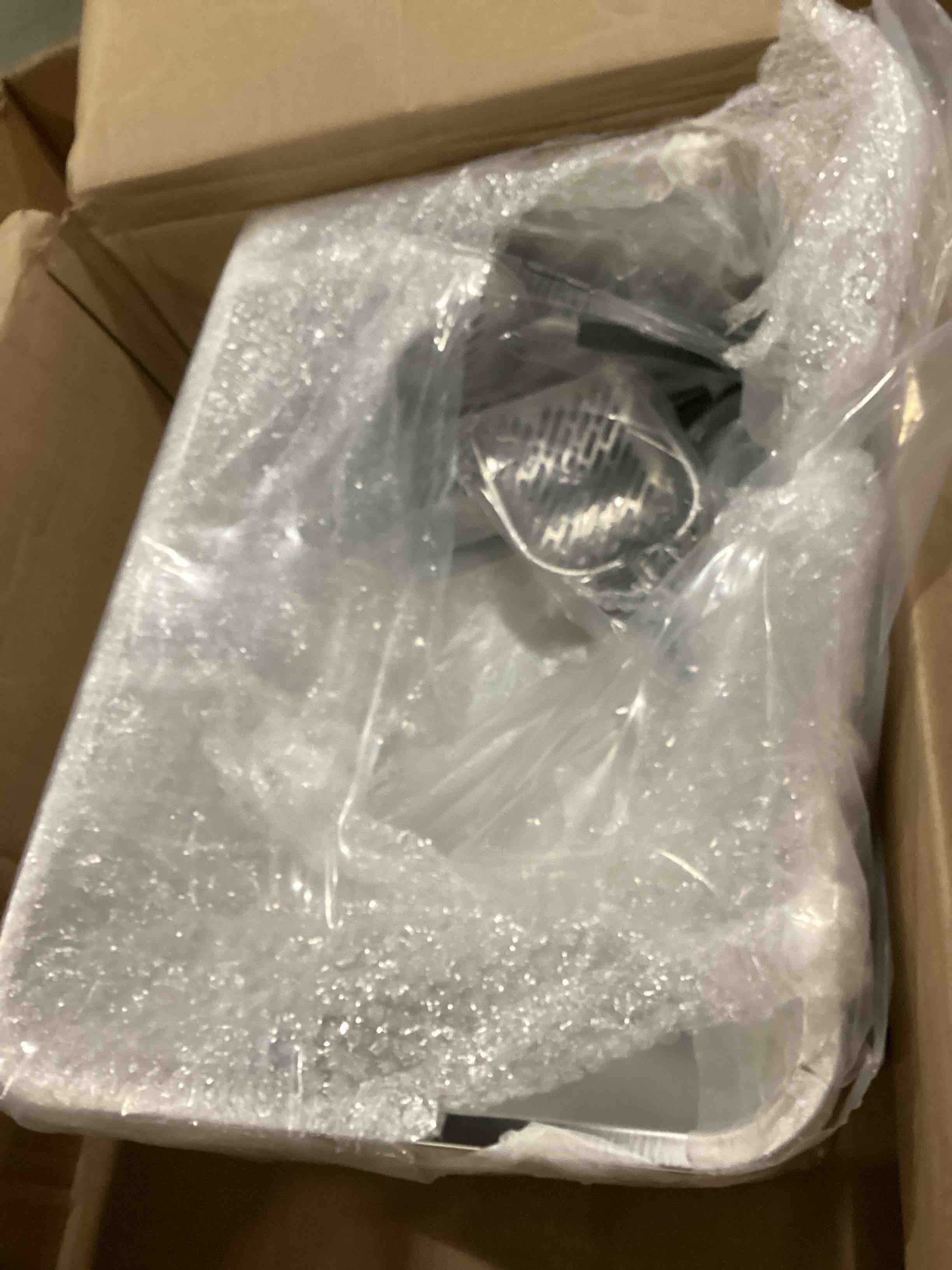 https://s3.amazonaws.com/lotting-images-prod/bidfta/RED5682405_1719860968438.jpeg