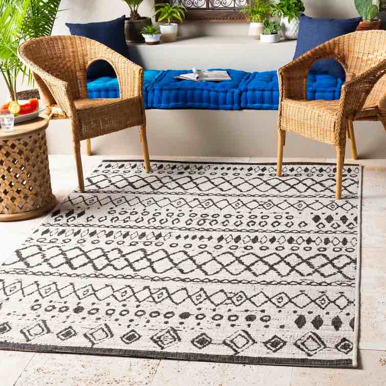 Hongming Power Loom Black/Ivory Rug