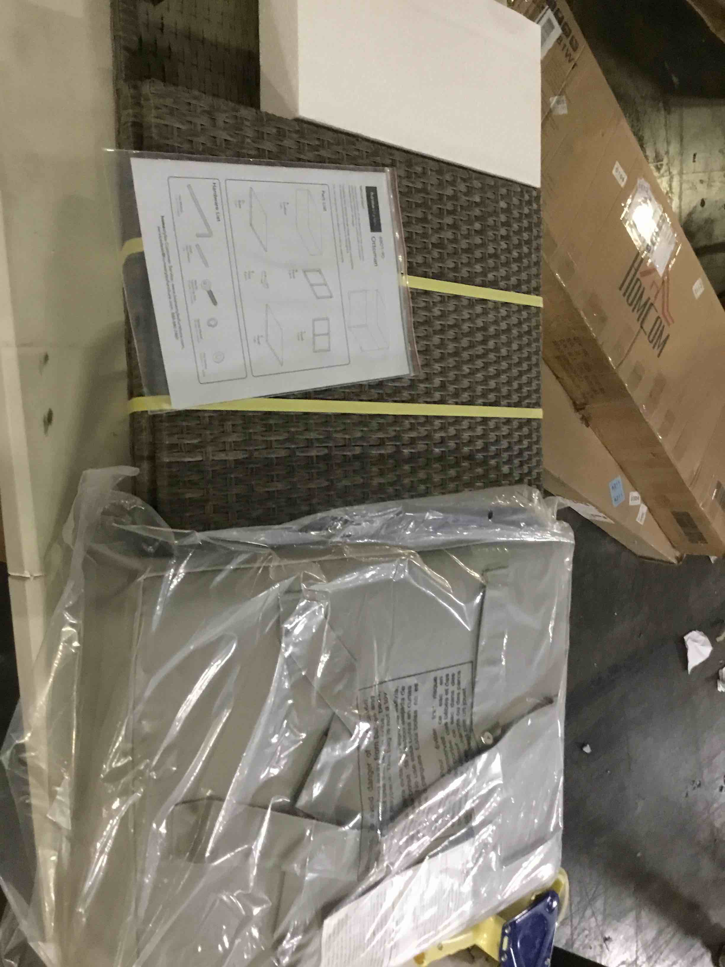 https://s3.amazonaws.com/lotting-images-prod/bidfta/RED5682610_1718991470421.jpeg