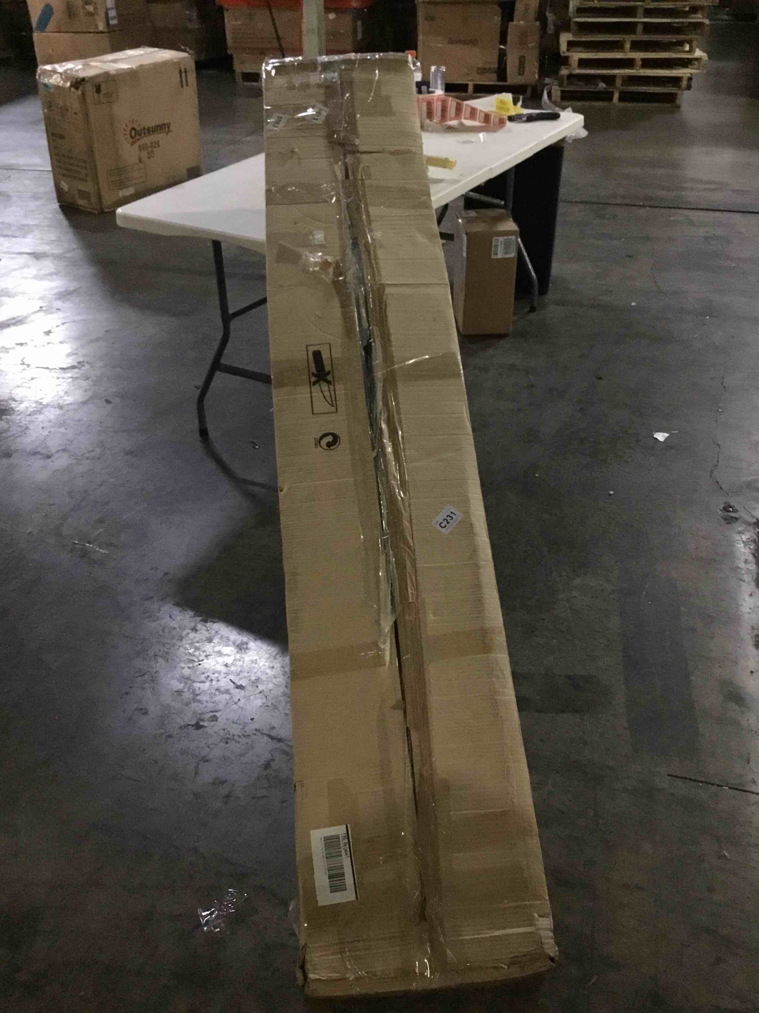 https://s3.amazonaws.com/lotting-images-prod/bidfta/RED5682700_1719325539682.jpeg