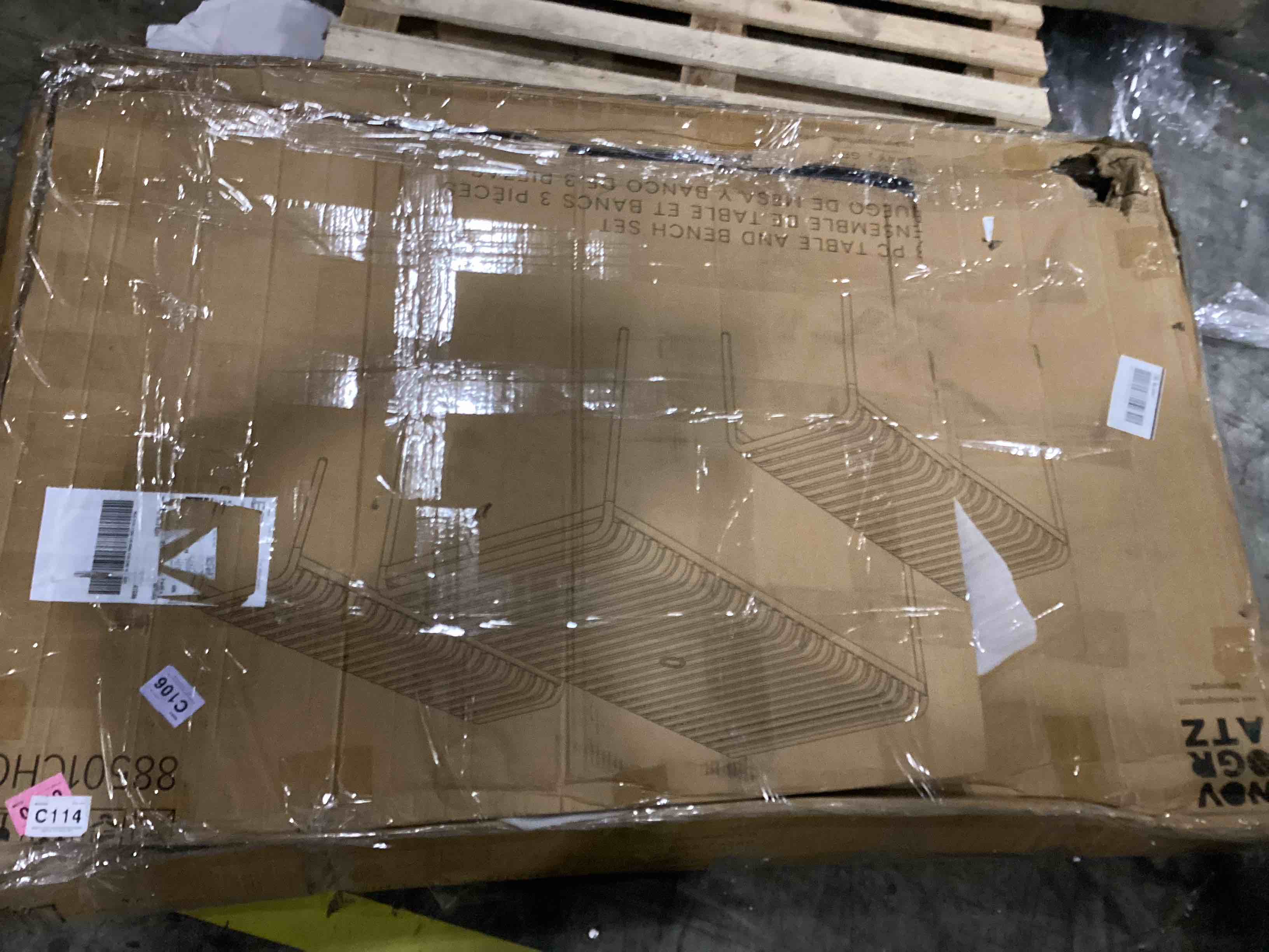 https://s3.amazonaws.com/lotting-images-prod/bidfta/RED5683131_1724352490153.jpeg