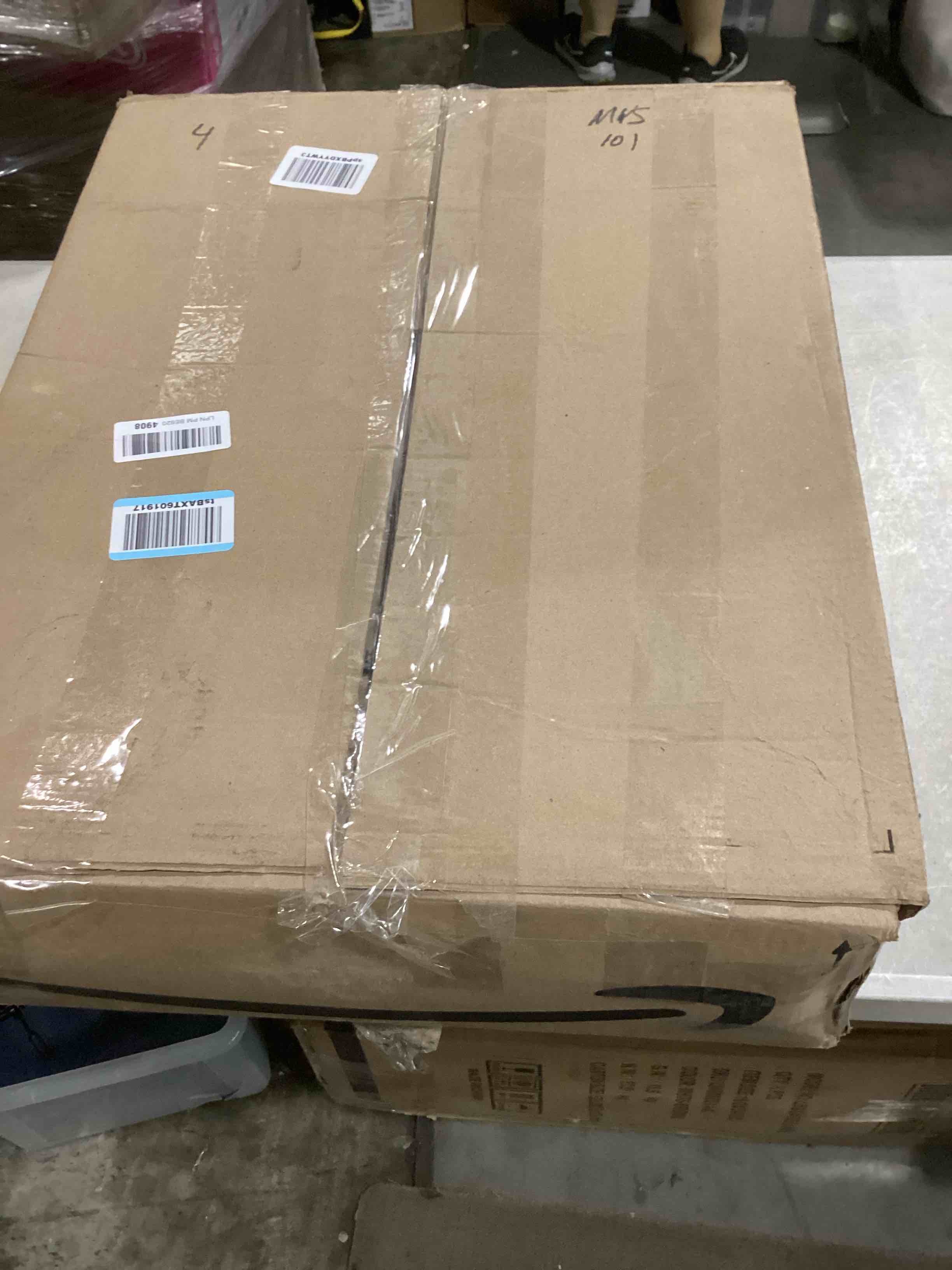 https://s3.amazonaws.com/lotting-images-prod/bidfta/RED5683547_1724932188982.jpeg