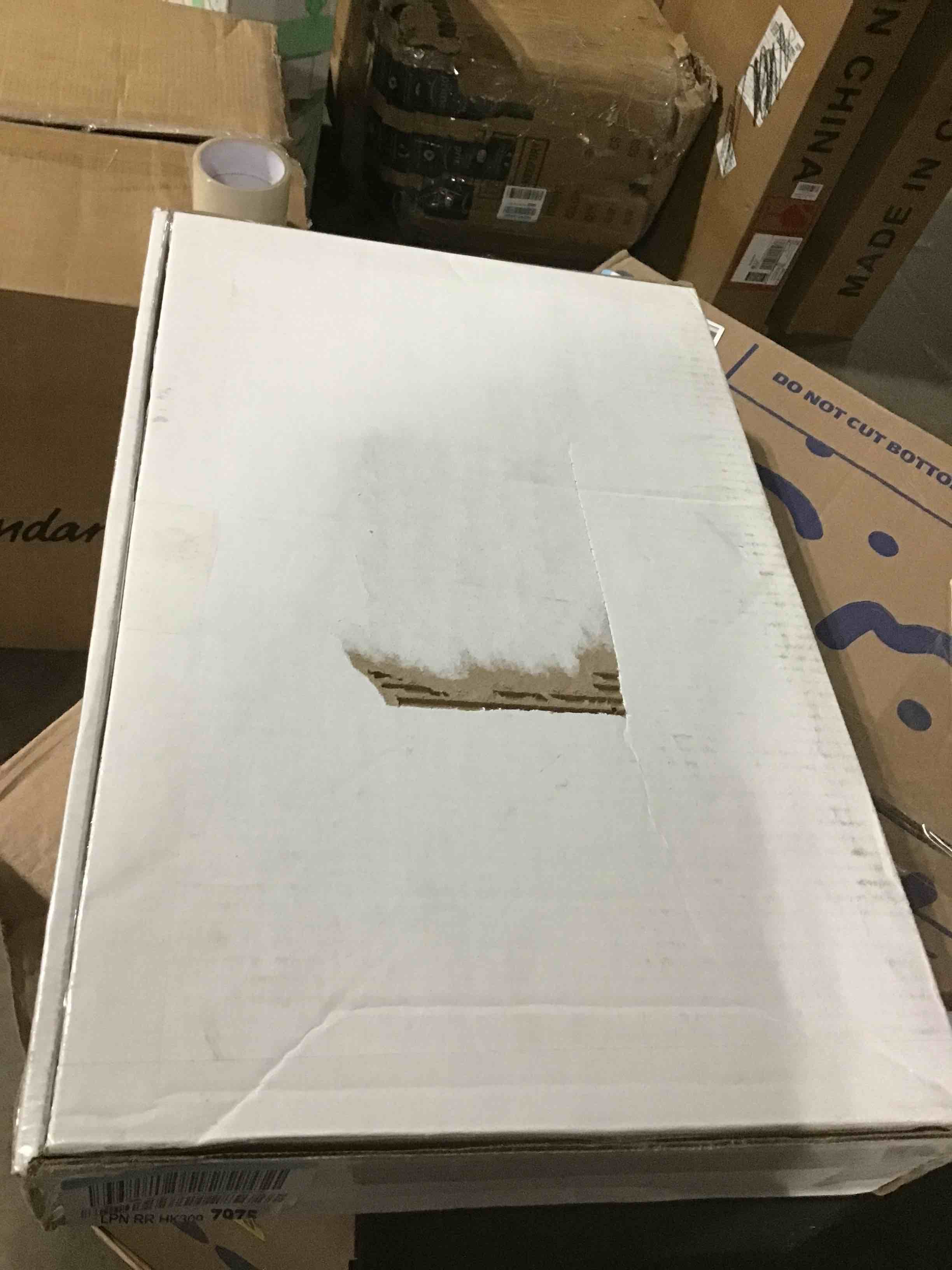 https://s3.amazonaws.com/lotting-images-prod/bidfta/RED5684871_1705502879939.jpeg