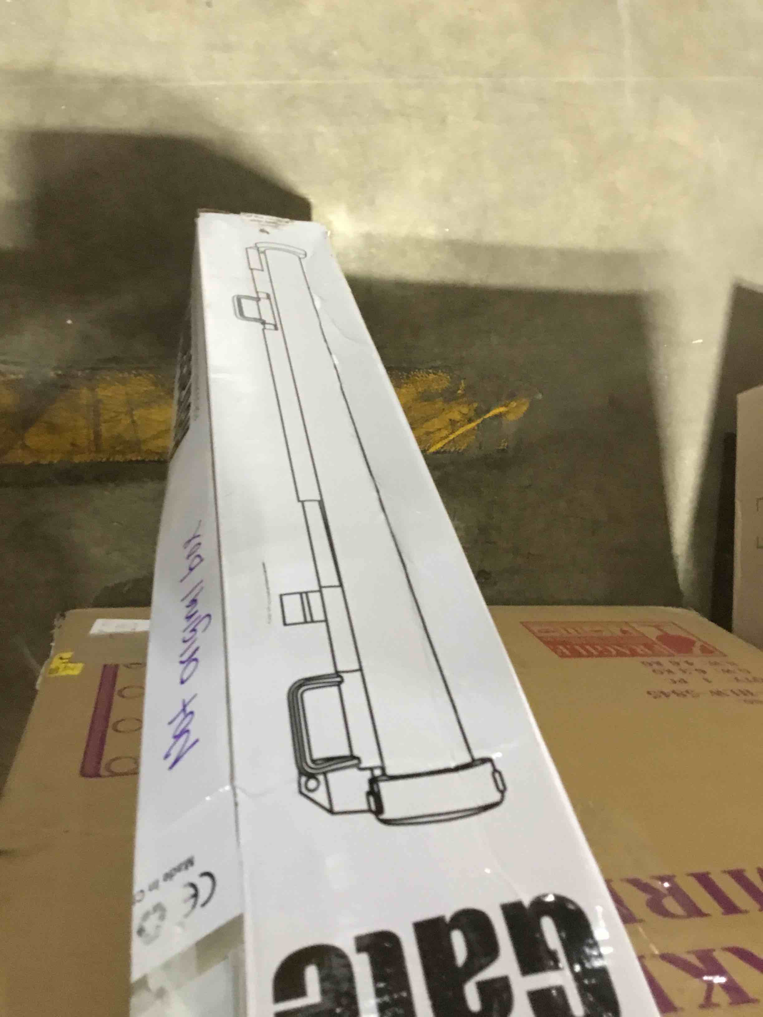 https://s3.amazonaws.com/lotting-images-prod/bidfta/RED5684877_1705502038738.jpeg