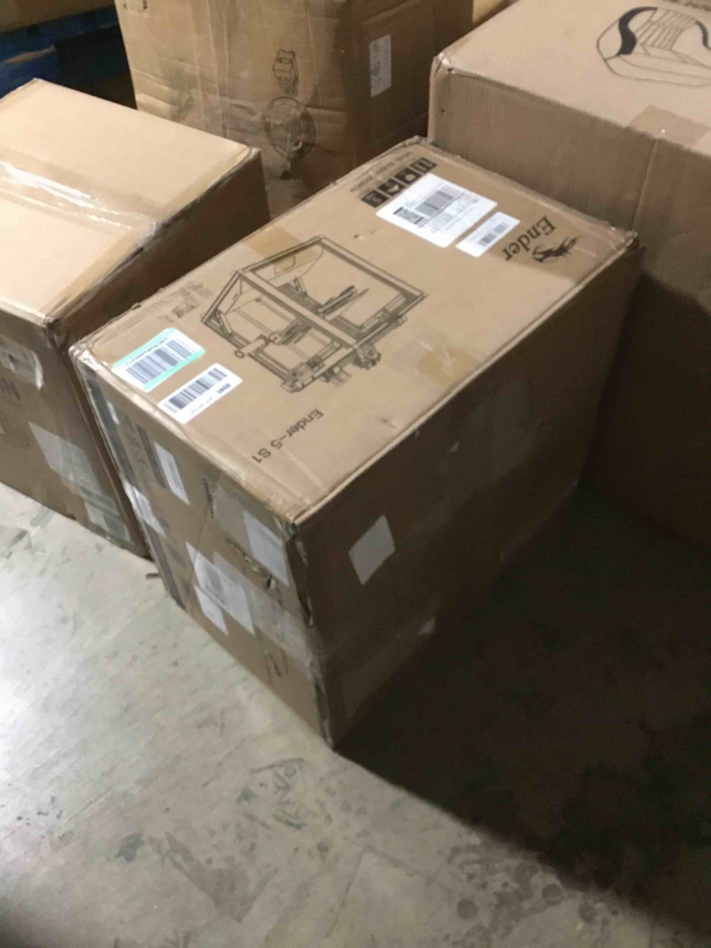 https://s3.amazonaws.com/lotting-images-prod/bidfta/RED5685521_1707154229458.jpeg