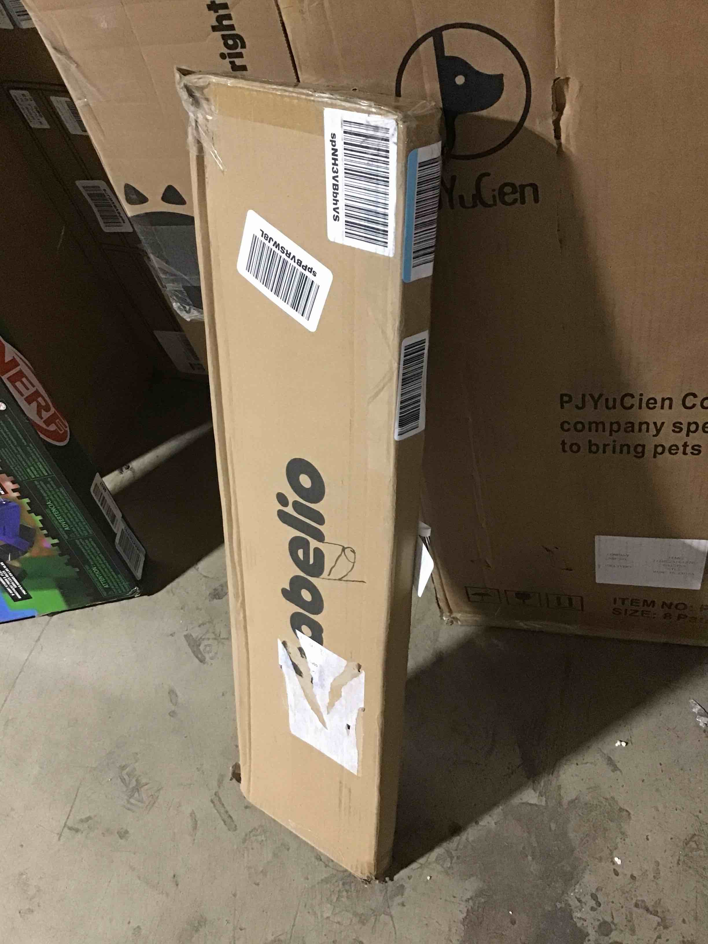 https://s3.amazonaws.com/lotting-images-prod/bidfta/RED5685606_1706915554053.jpeg